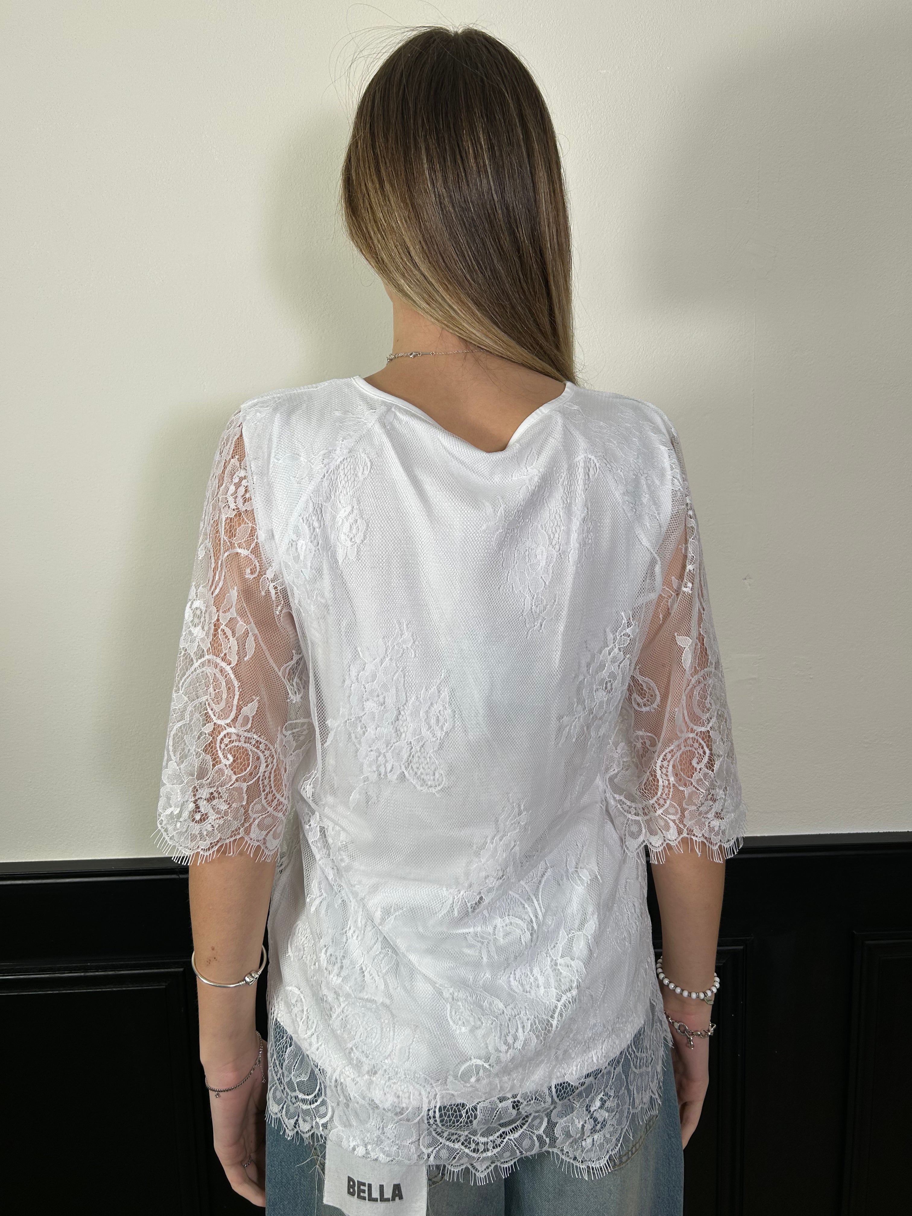 T-shirt Mascara con pizzo e stampa bianca