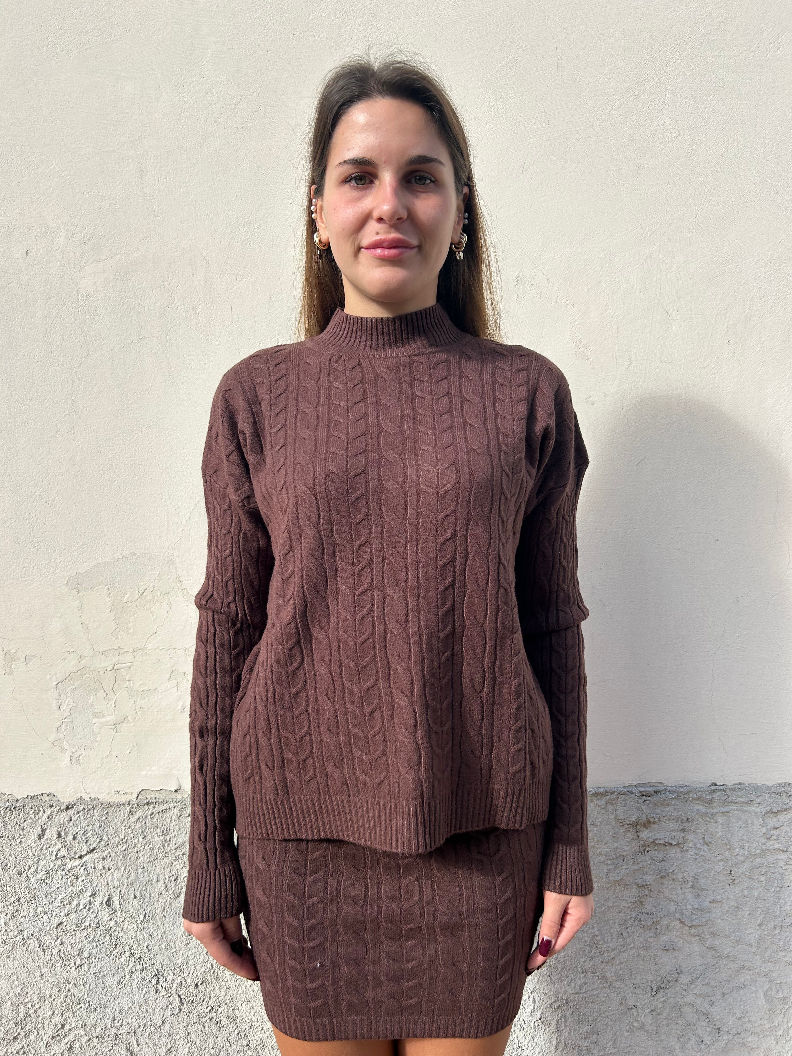 Completo in maglia con gonna