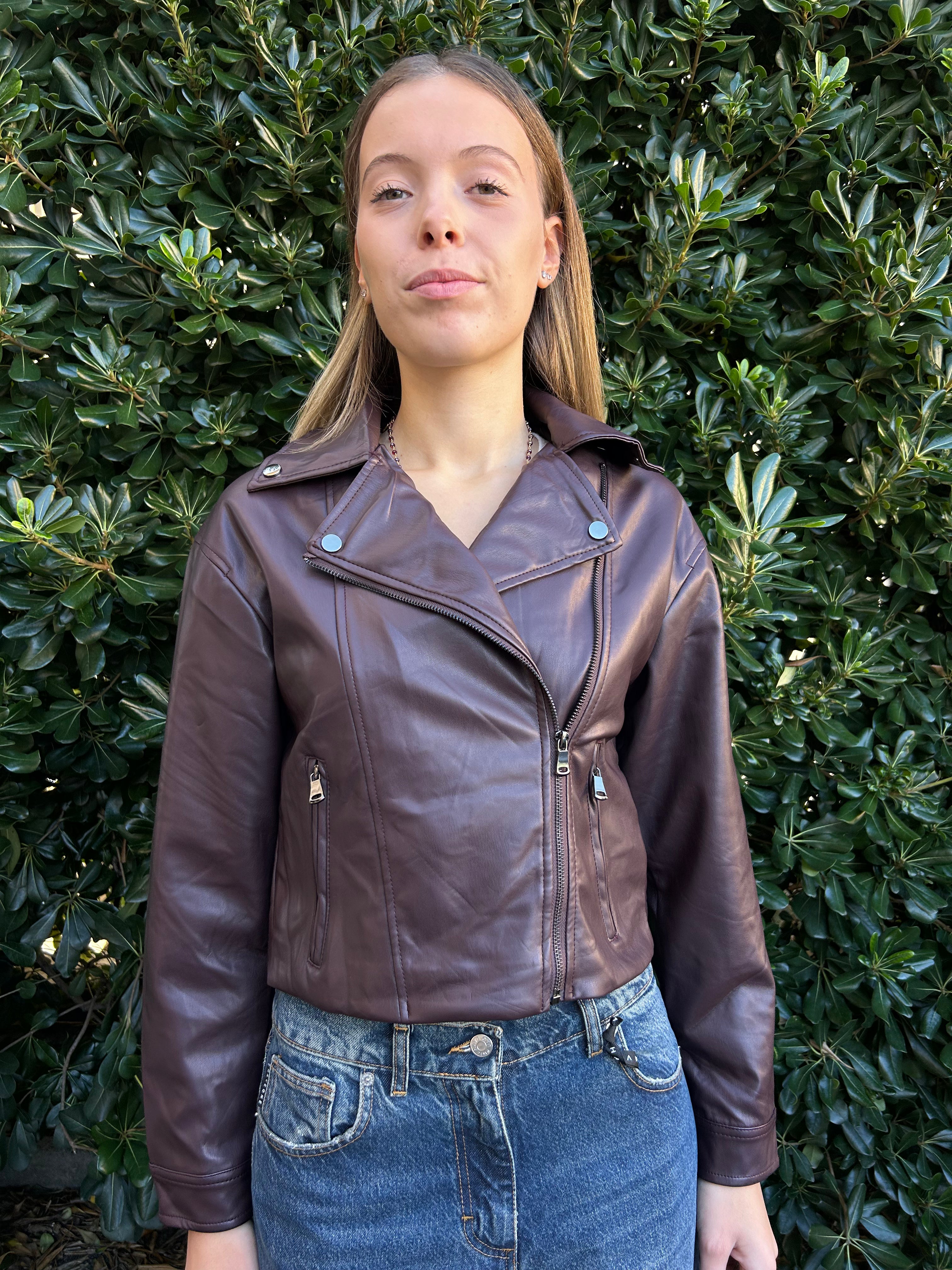 Chiodo corto in ecopelle burgundy