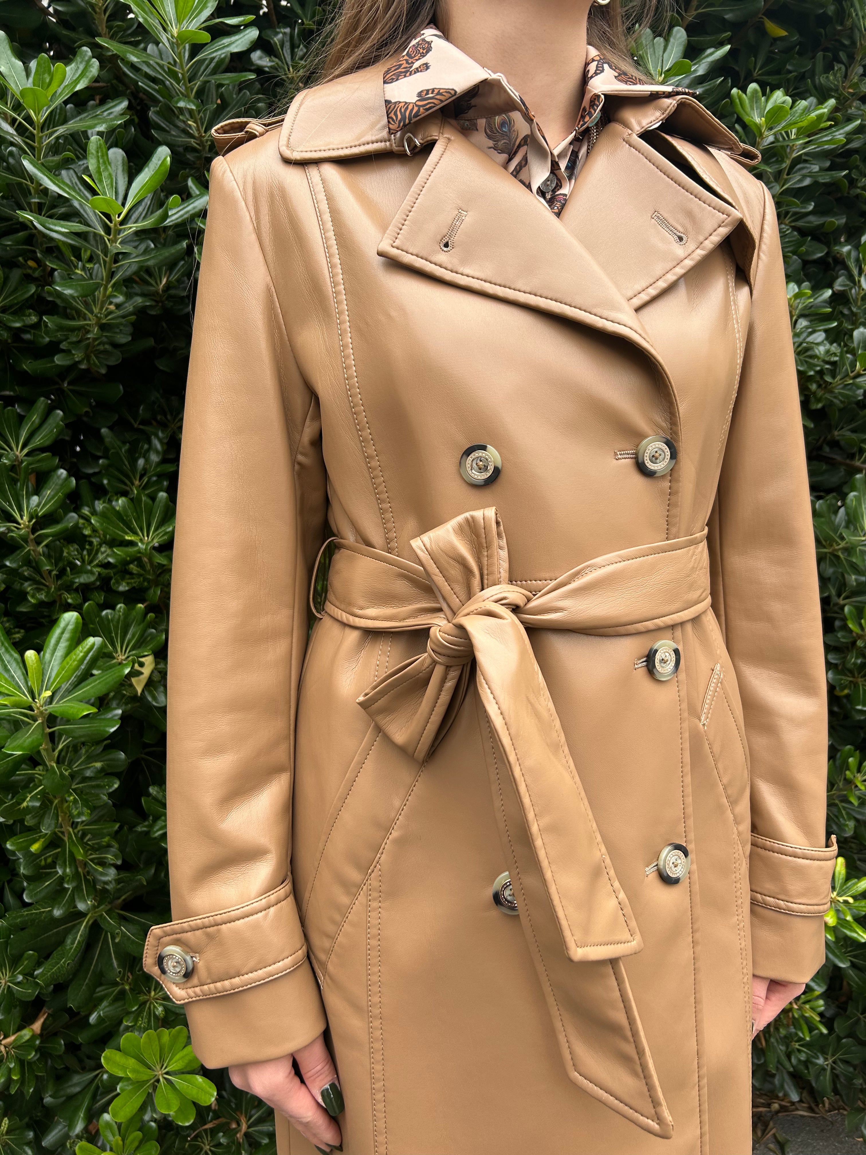 Trench in ecopelle con cintura