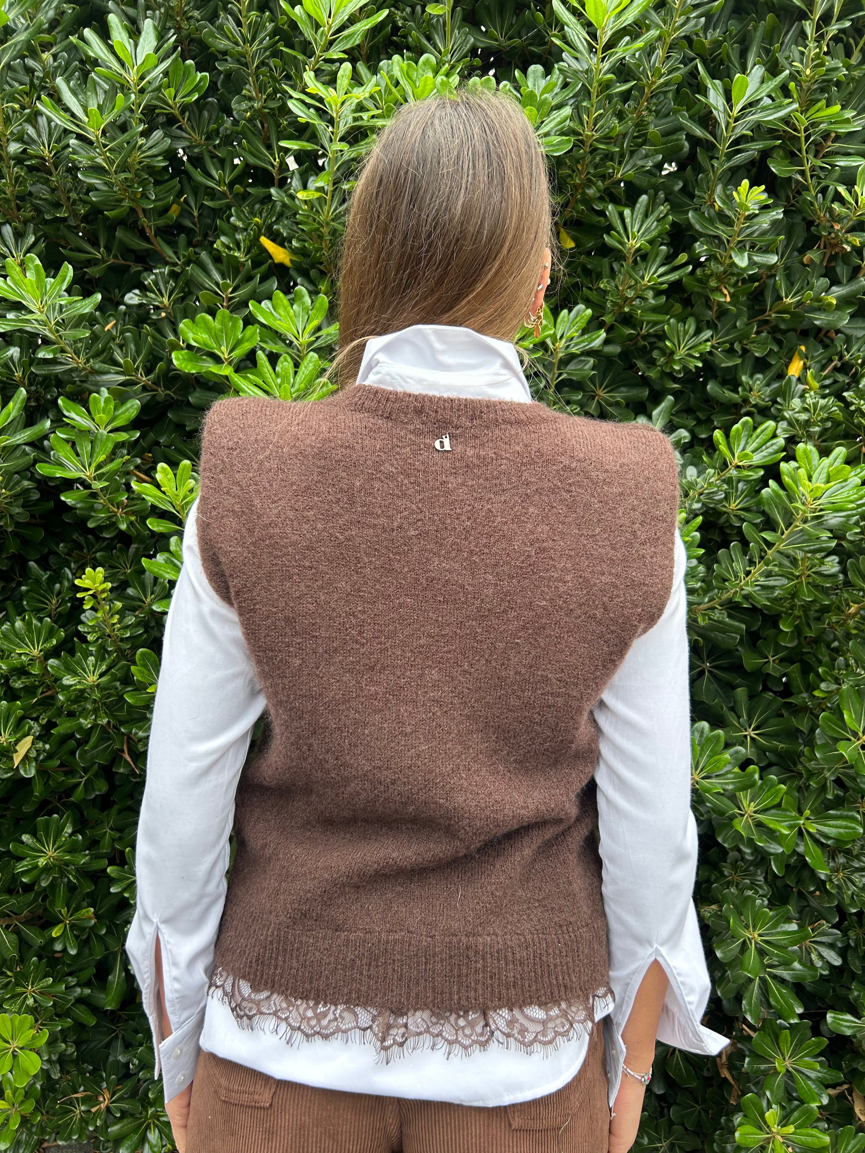 Gilet in mohair con pizzo sul fondo