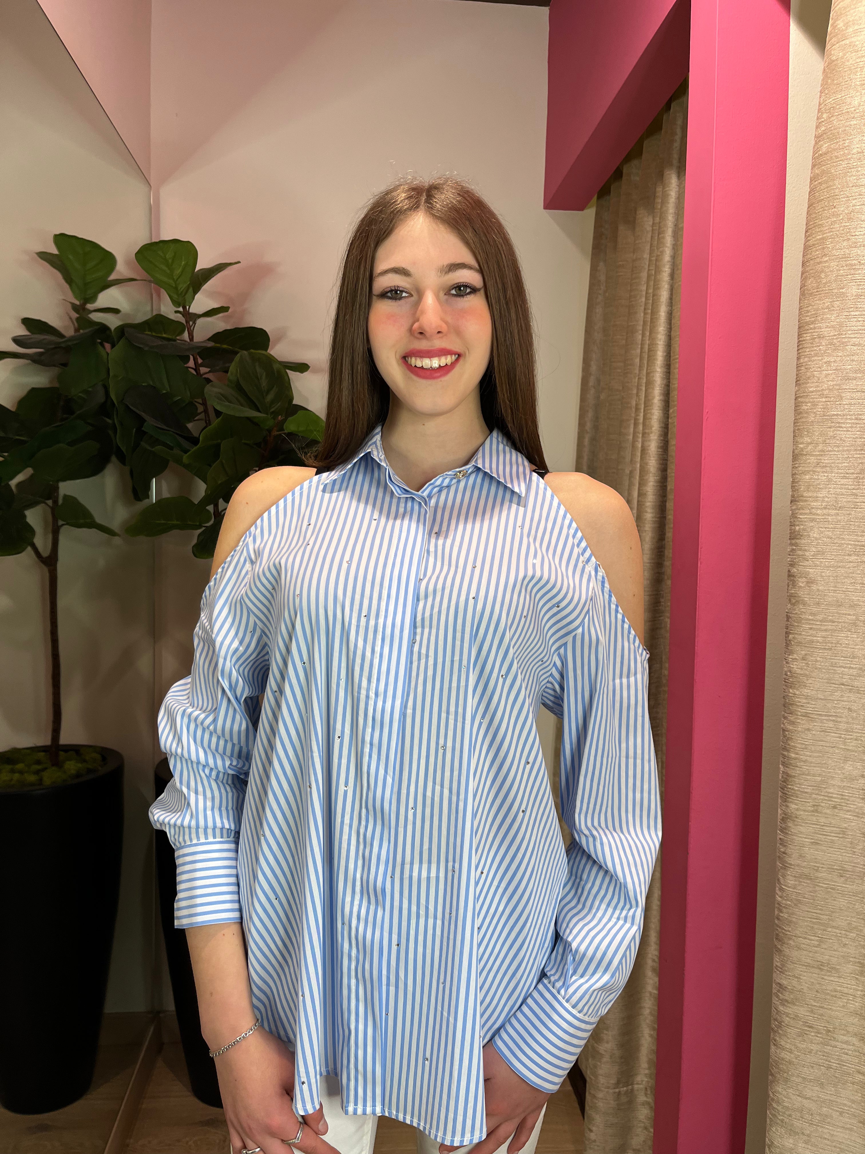 Camicia bastoncino apertura sulle spalle e strass