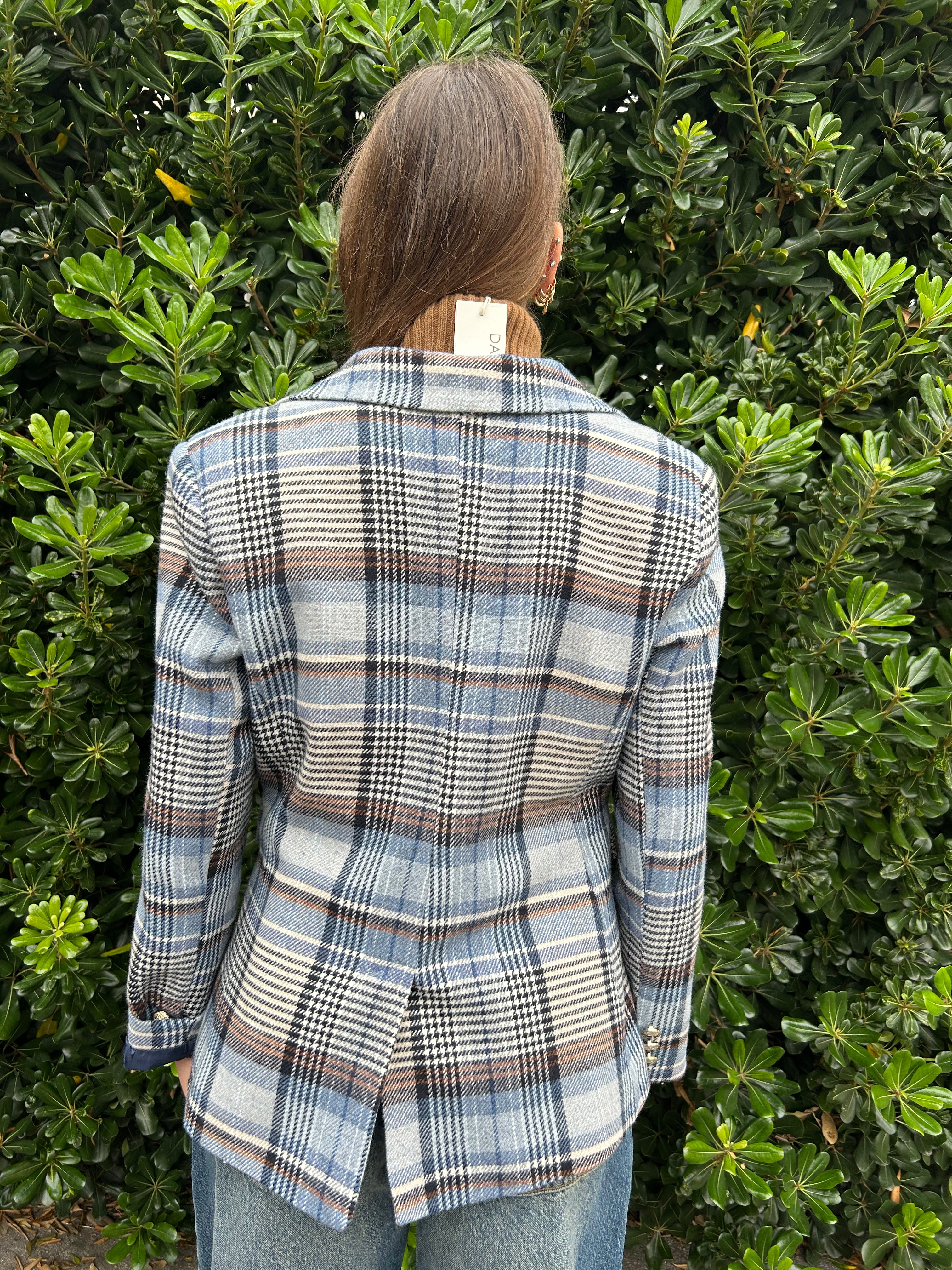 Giacca a quadri sui toni dell'azzurro