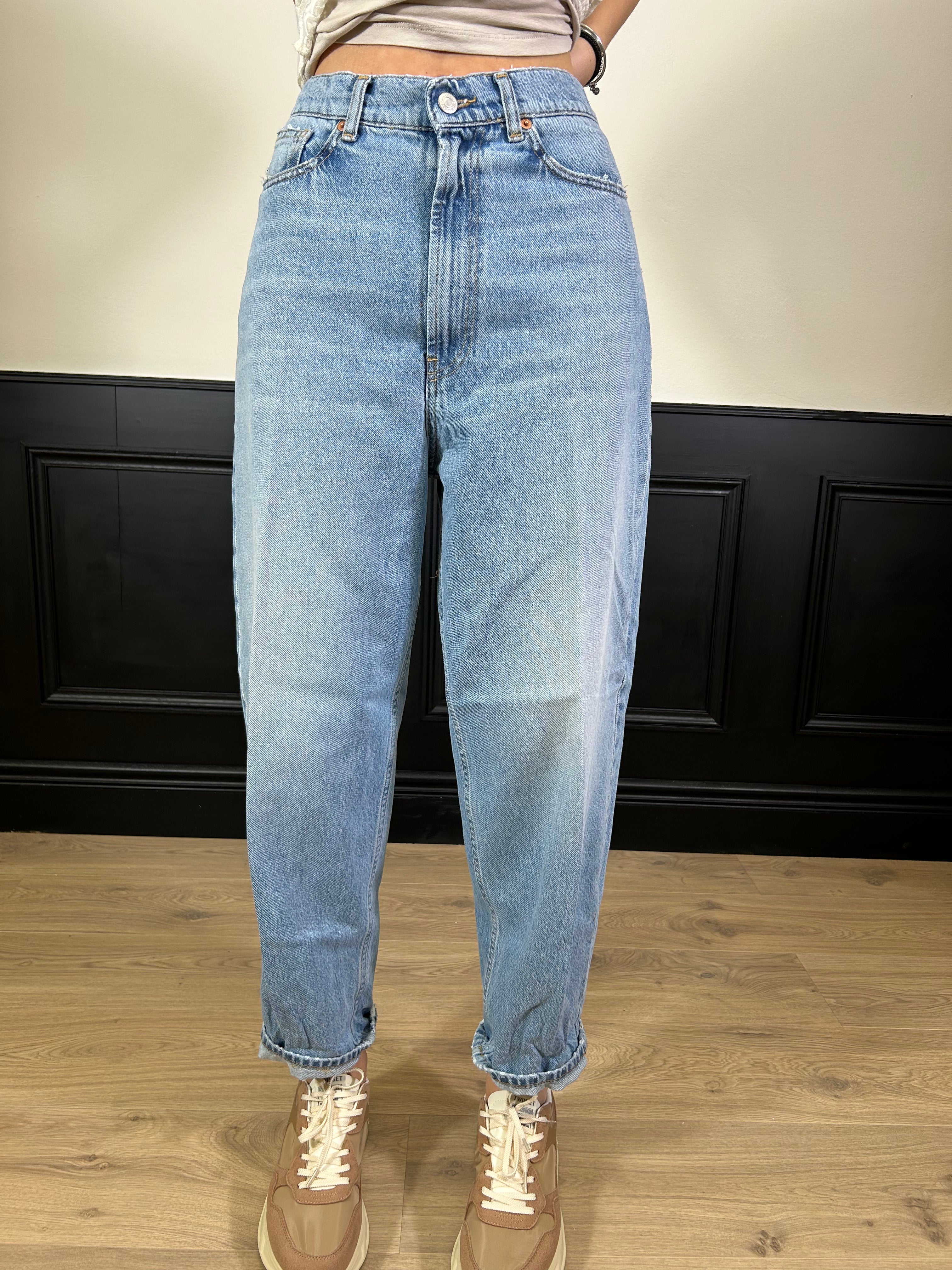 Jeans Laila relaxed fit con strappetti