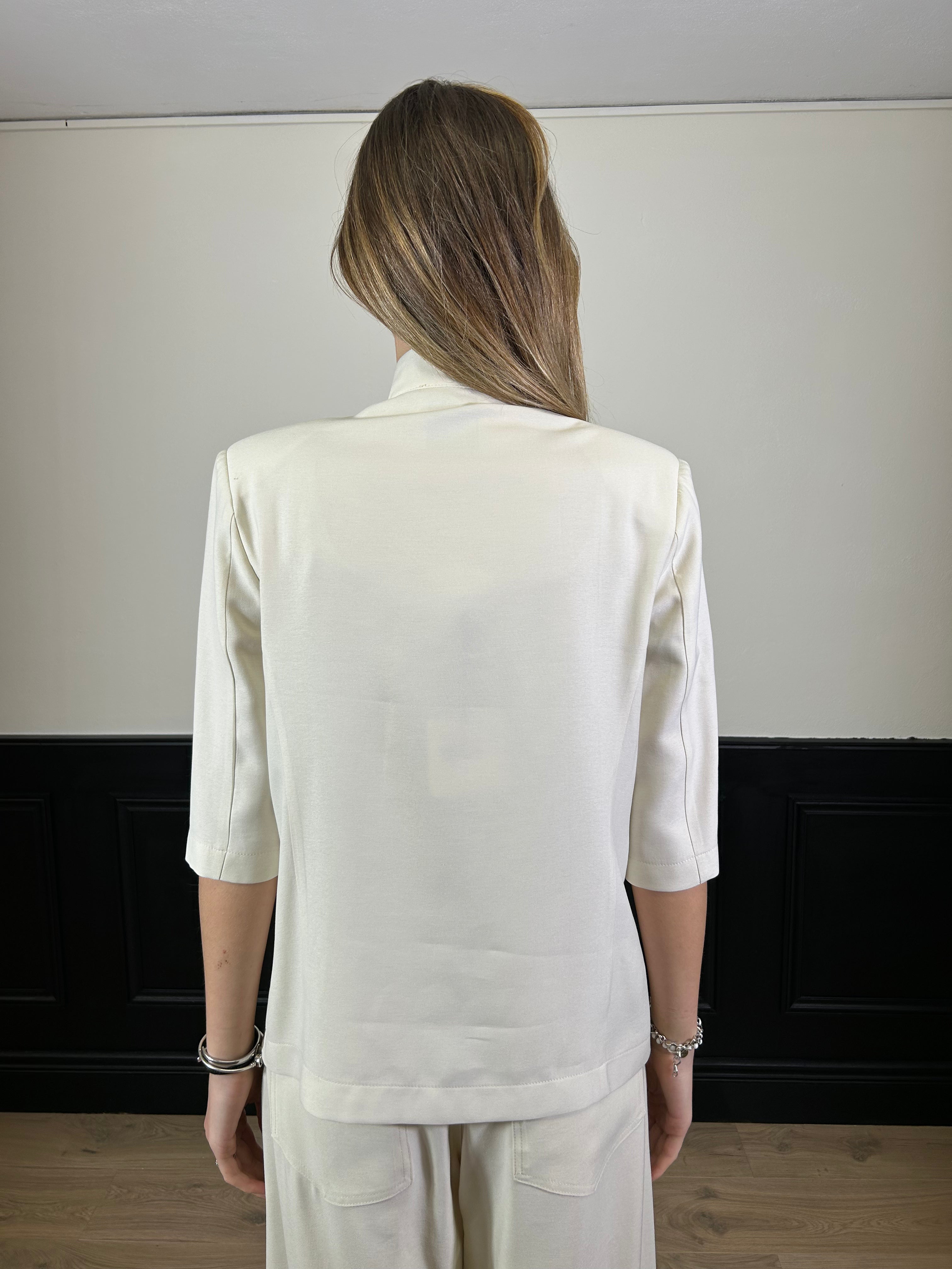 Completo con giacca manica corta e pantalone largo