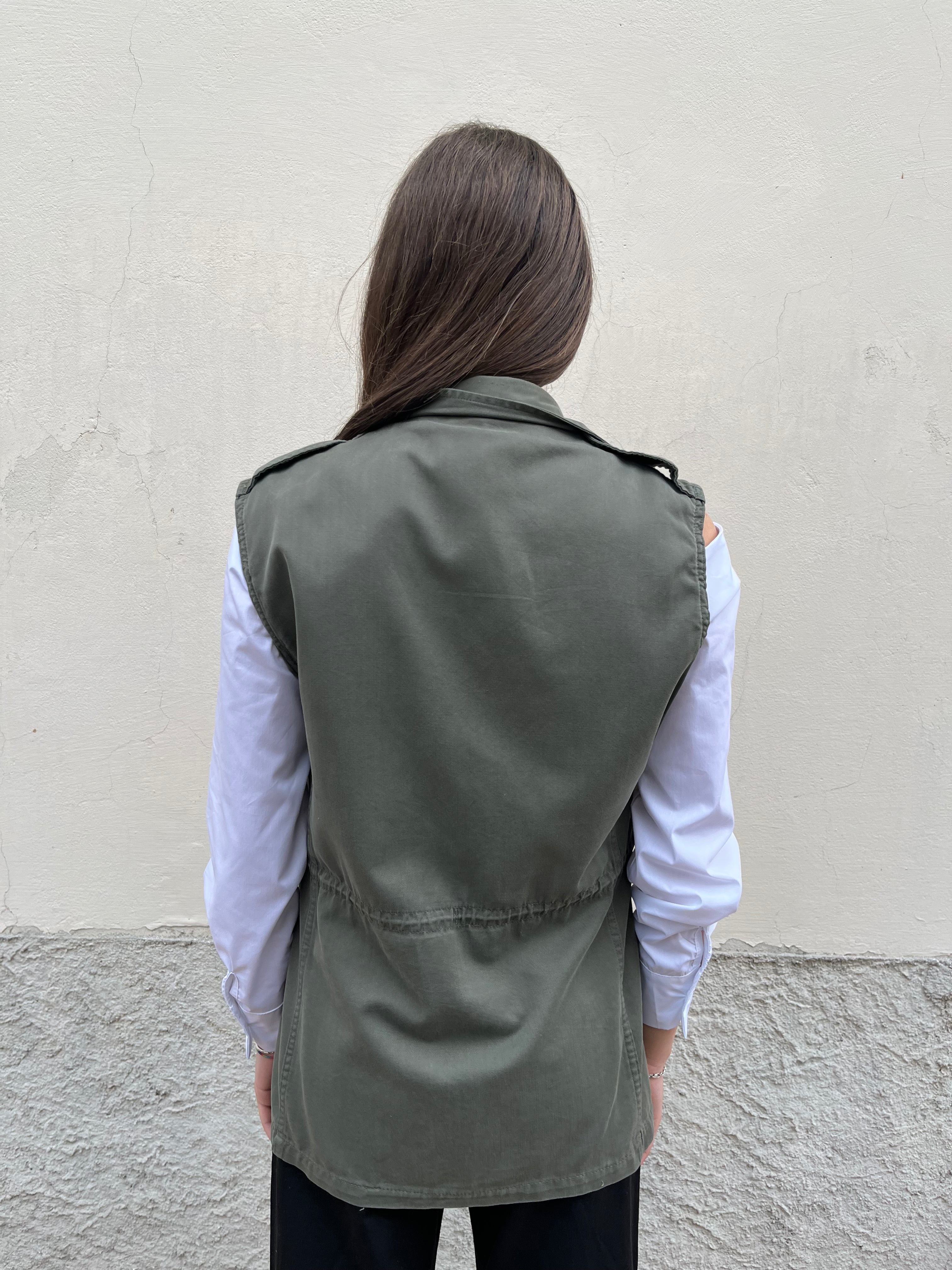 Gilet mimetico con applicazione castoni