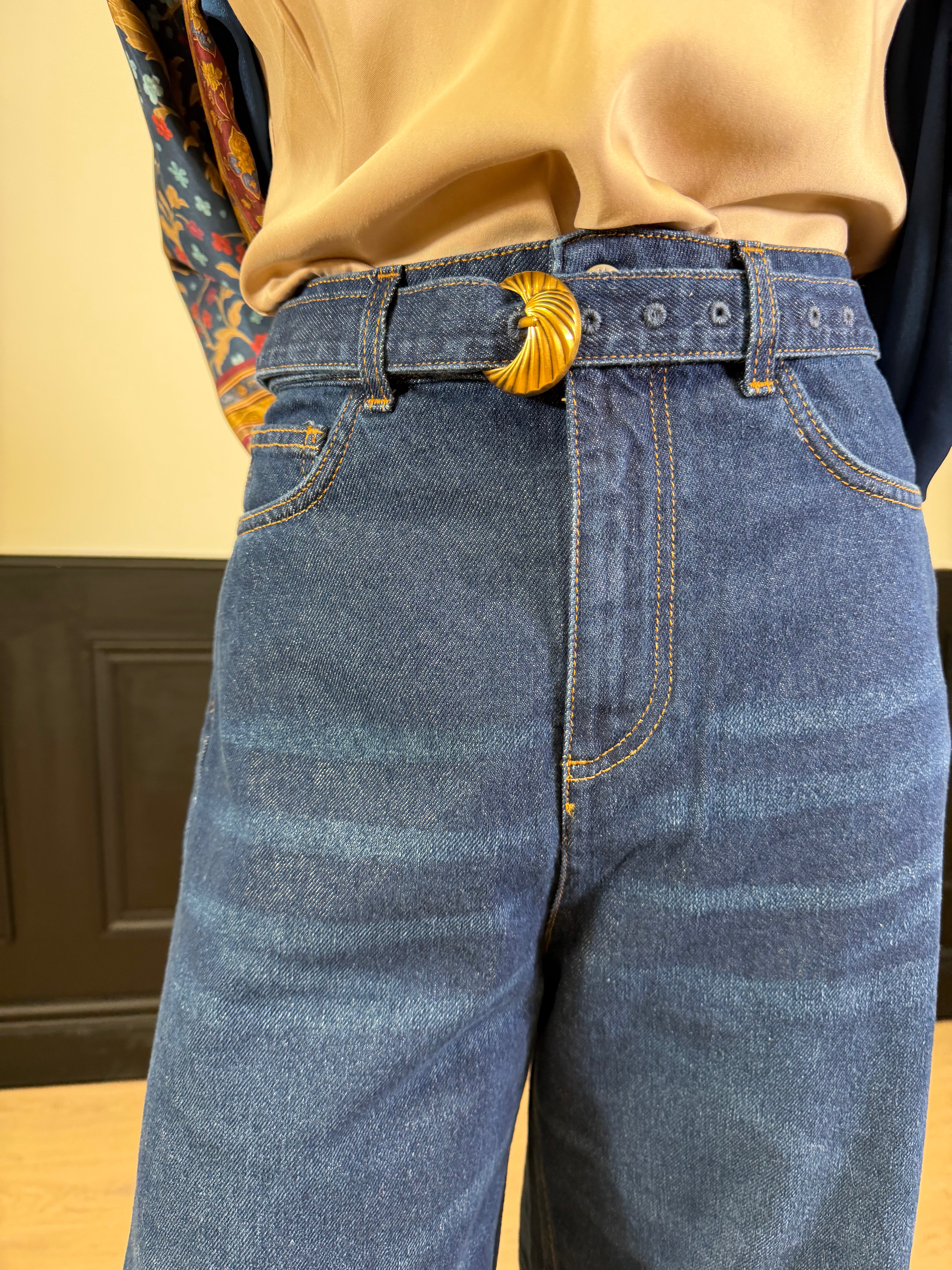 Jeans barrel con cintura