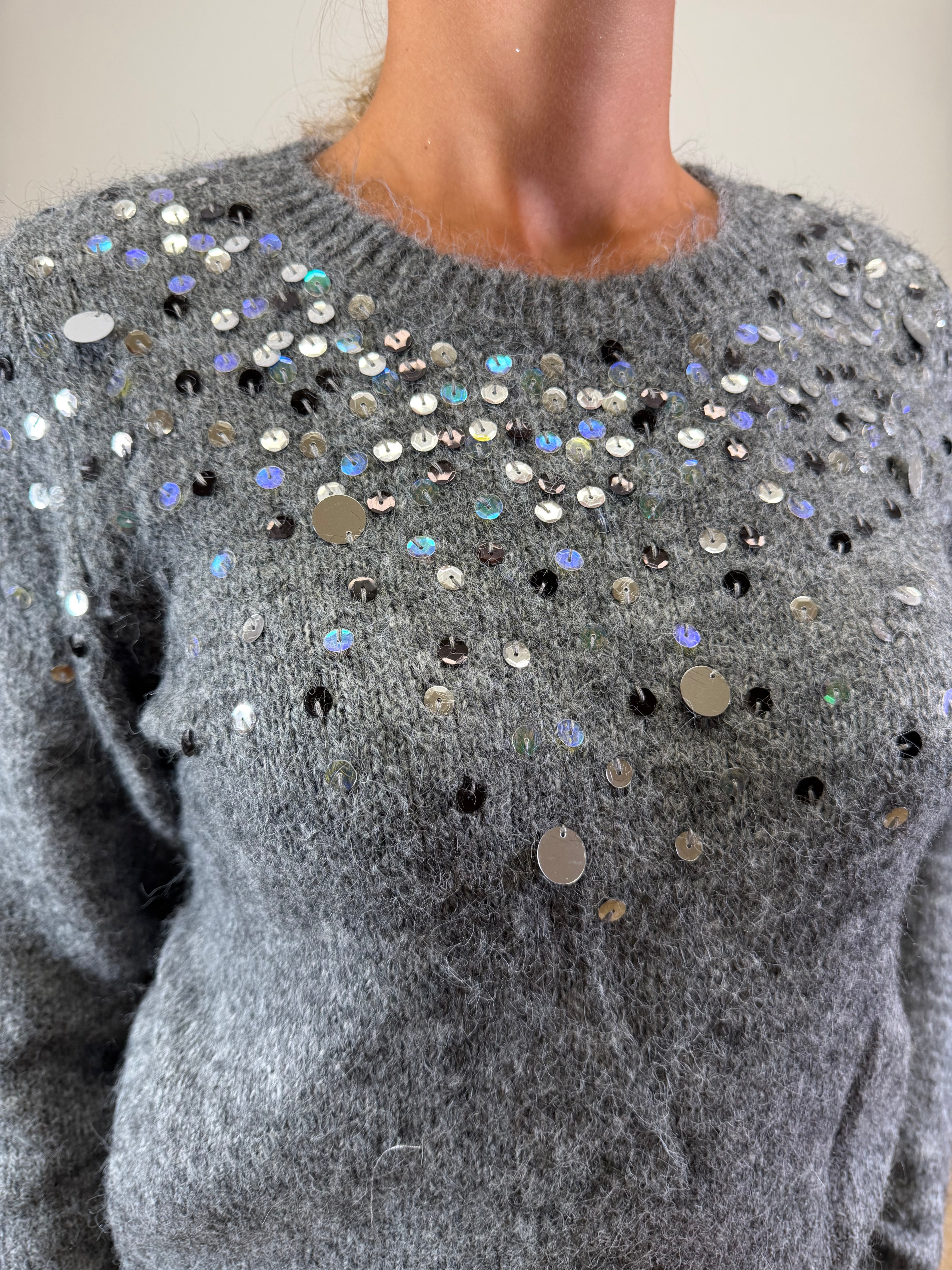 Pull con applicazione strass
