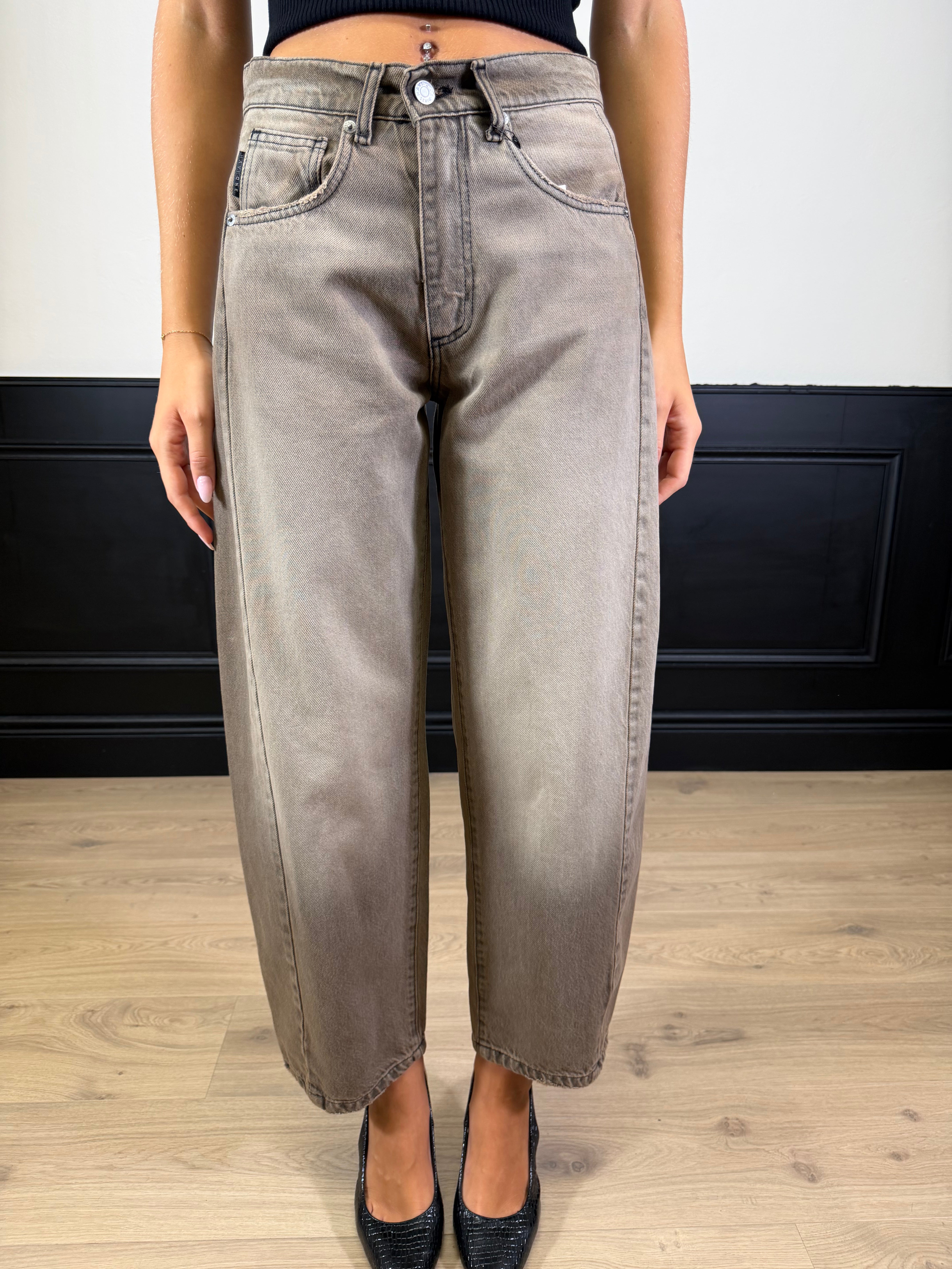 Jeans Lucy barrel in denim fango