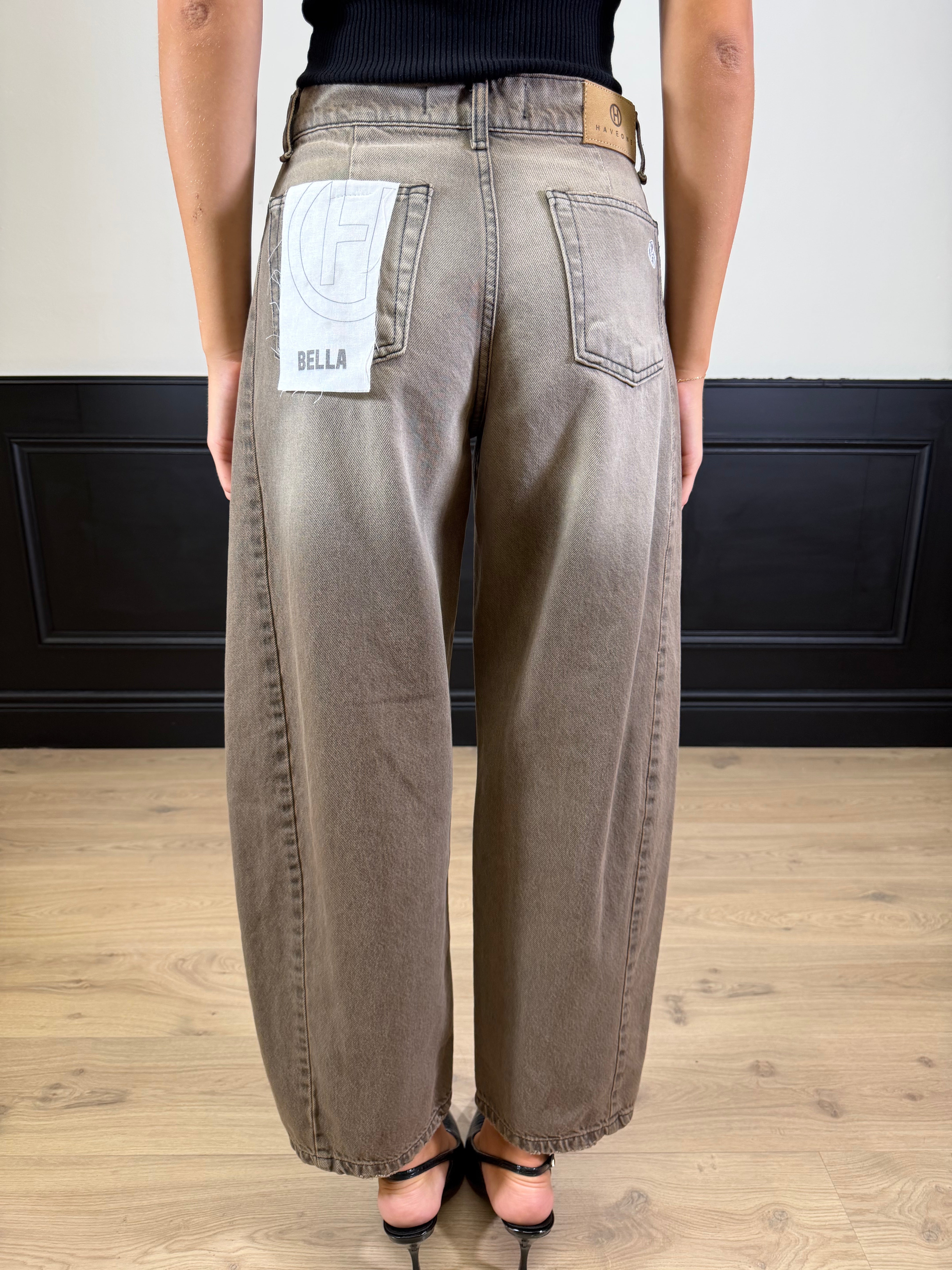 Jeans Lucy barrel in denim fango