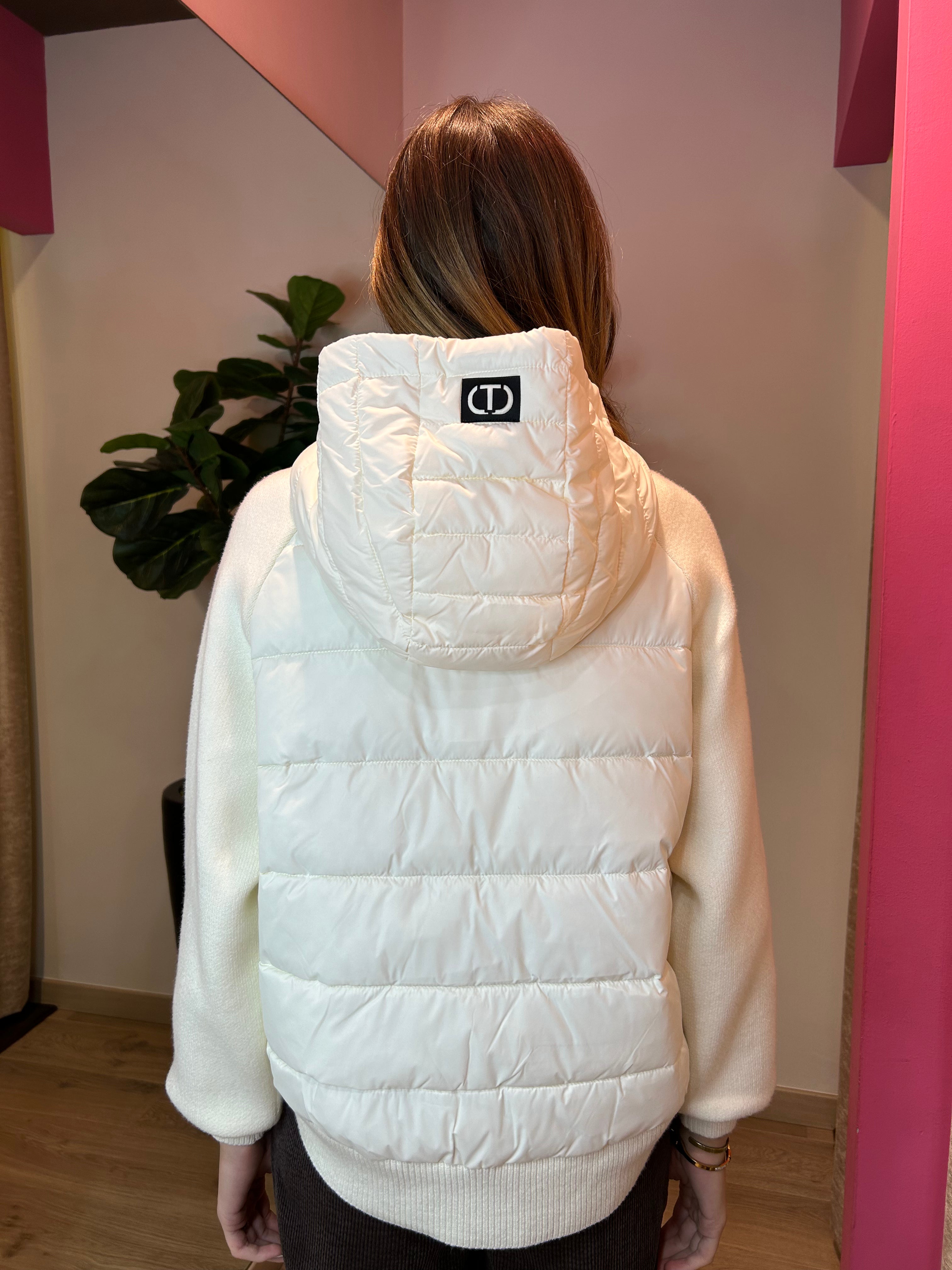 Piumino corto con inserti in maglia