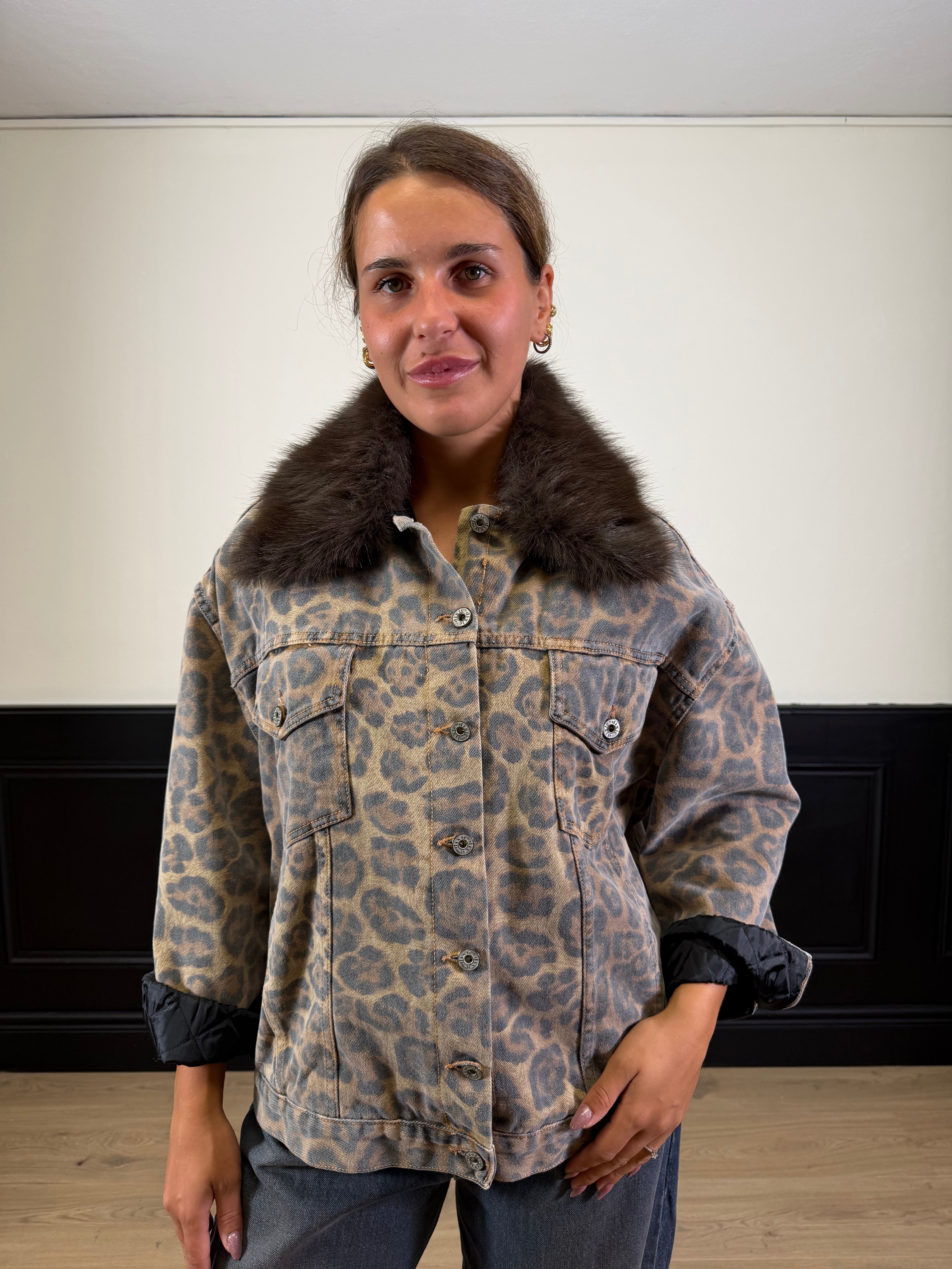 Giacca in denim fantasia animalier con pelliccia