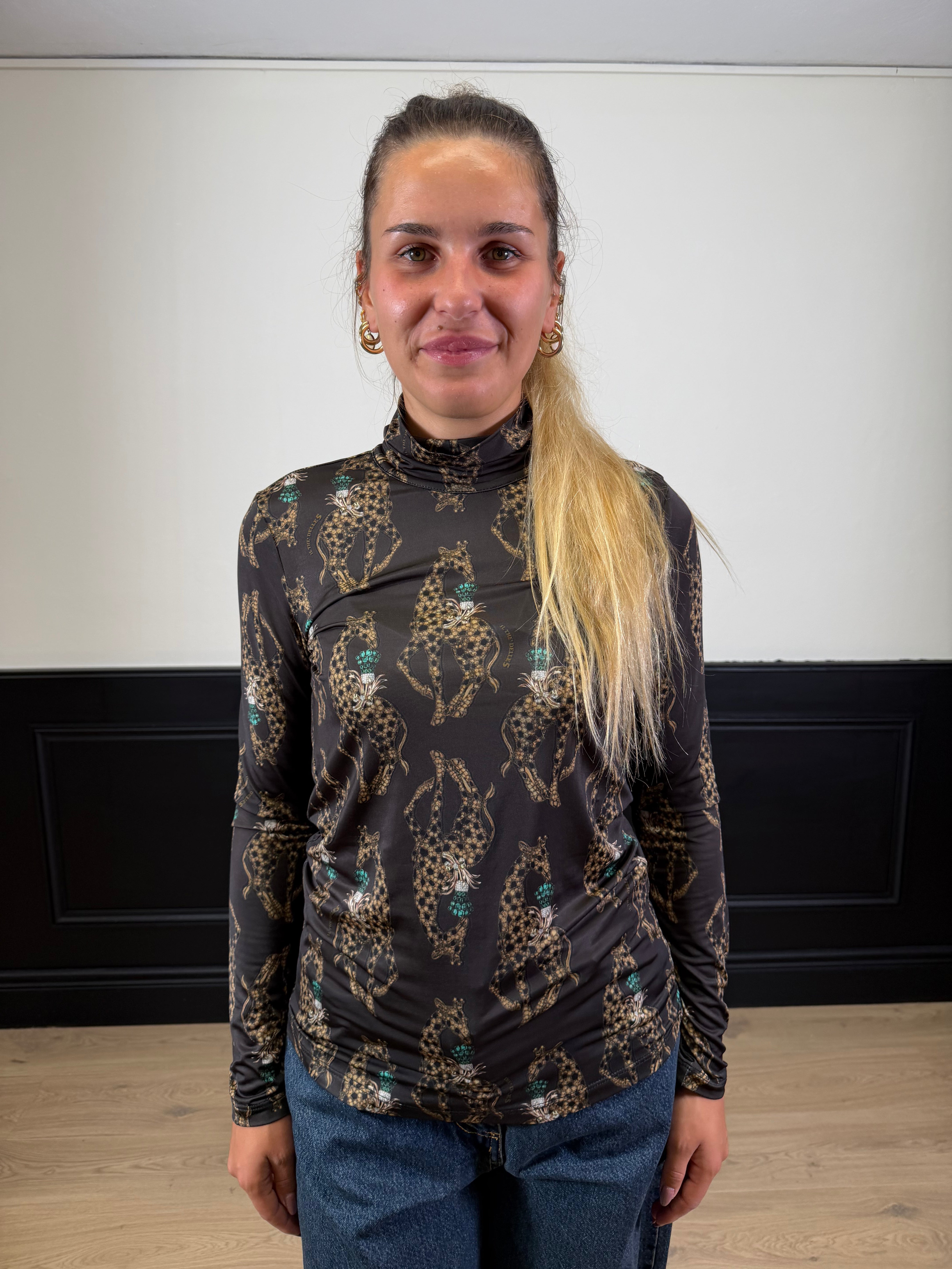 Blusa Pelin fantasia giraffa