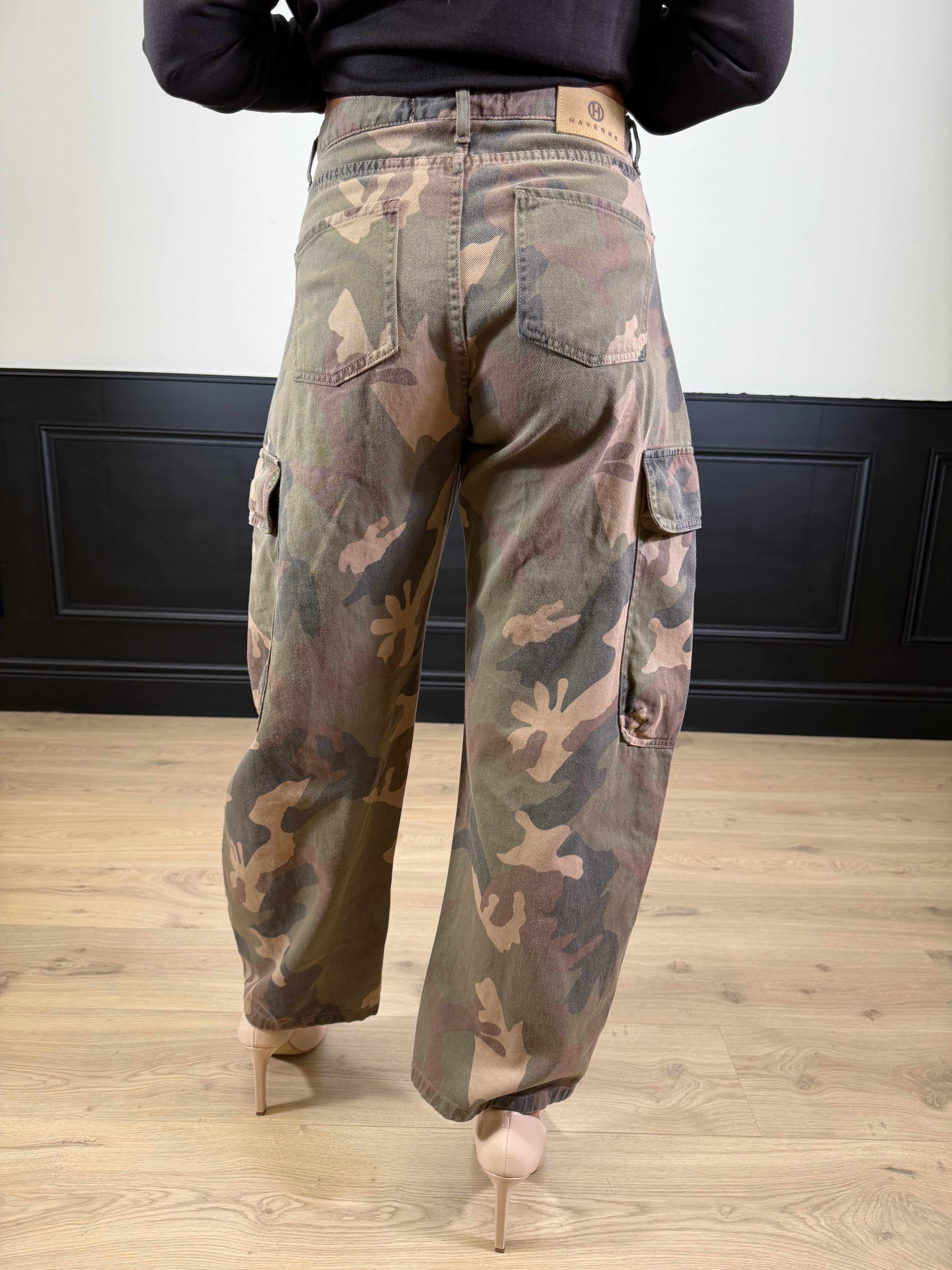 Pantalone mimetico modello balloon