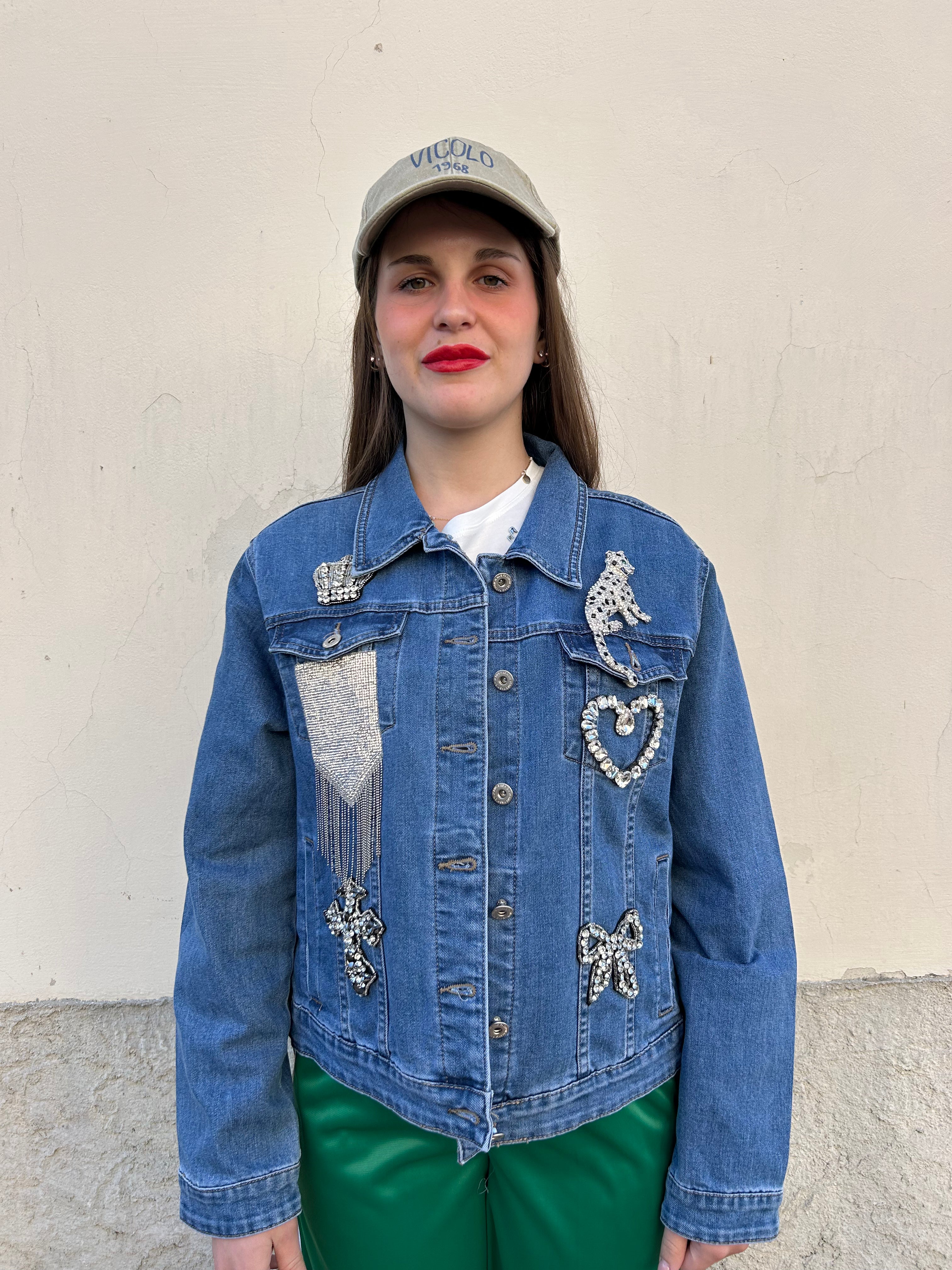 Giubbino in denim con applicazioni strass