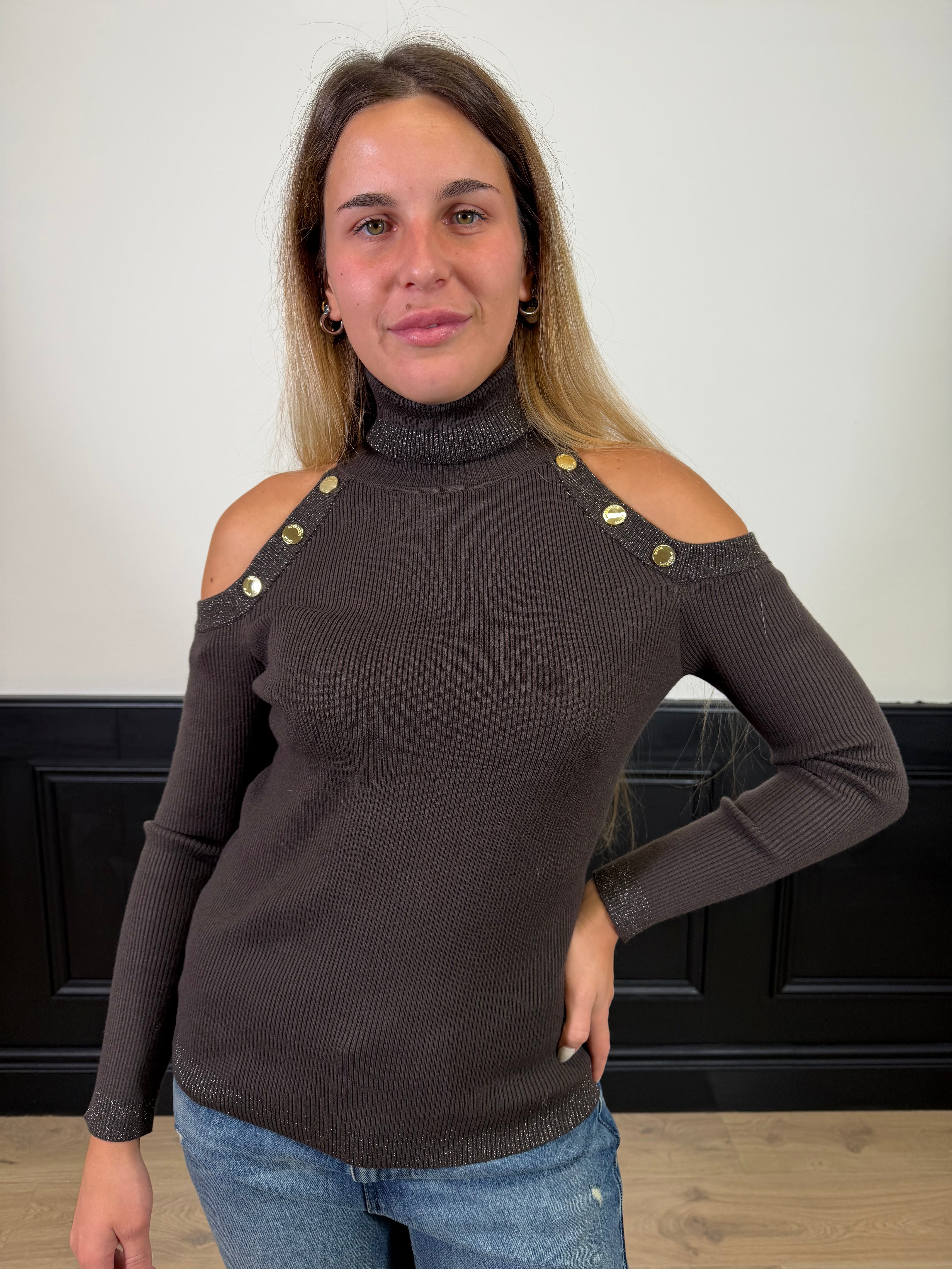 Maglia dolcevita spalle scoperte