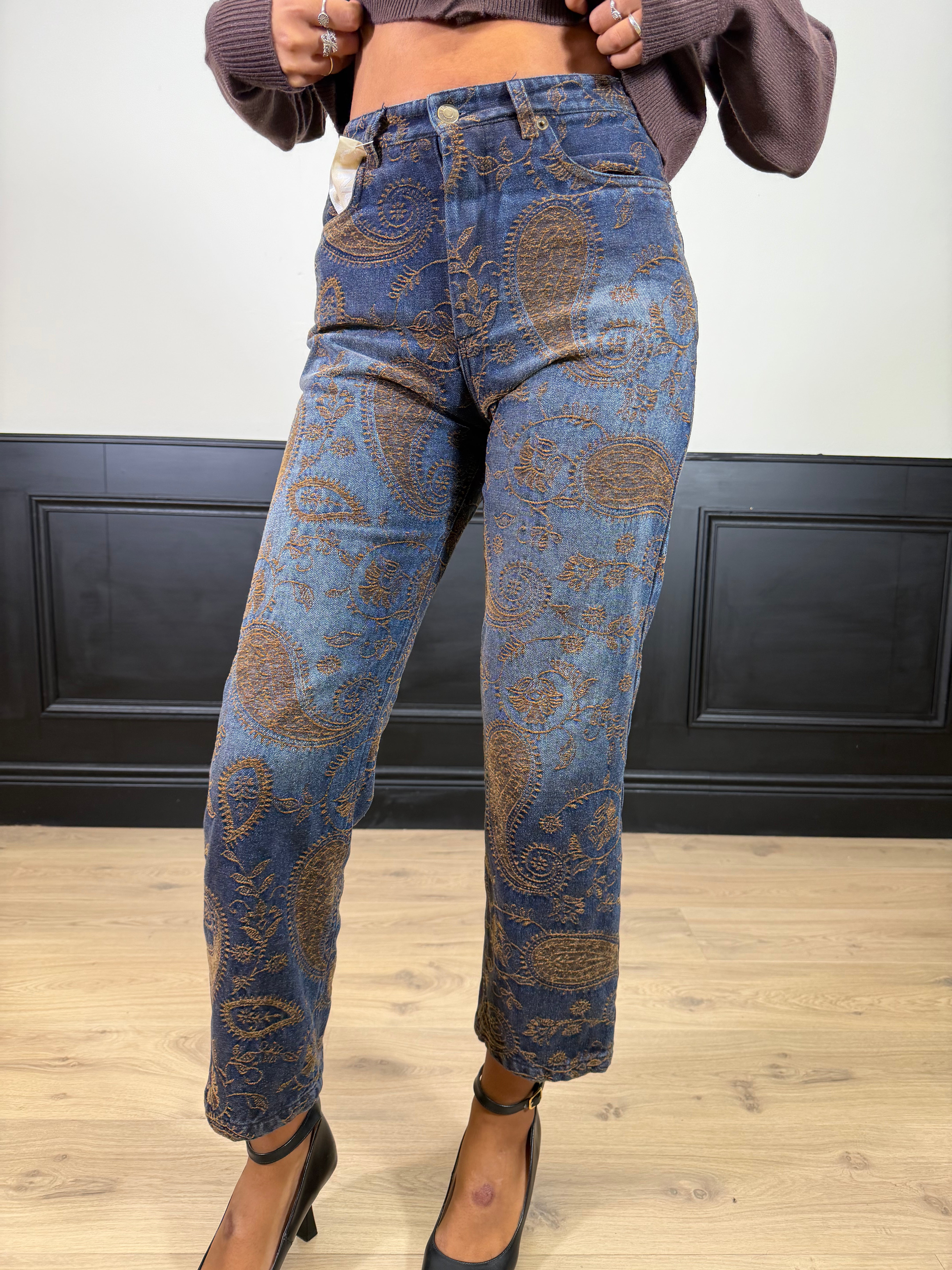 Jeans regular fit con ricami