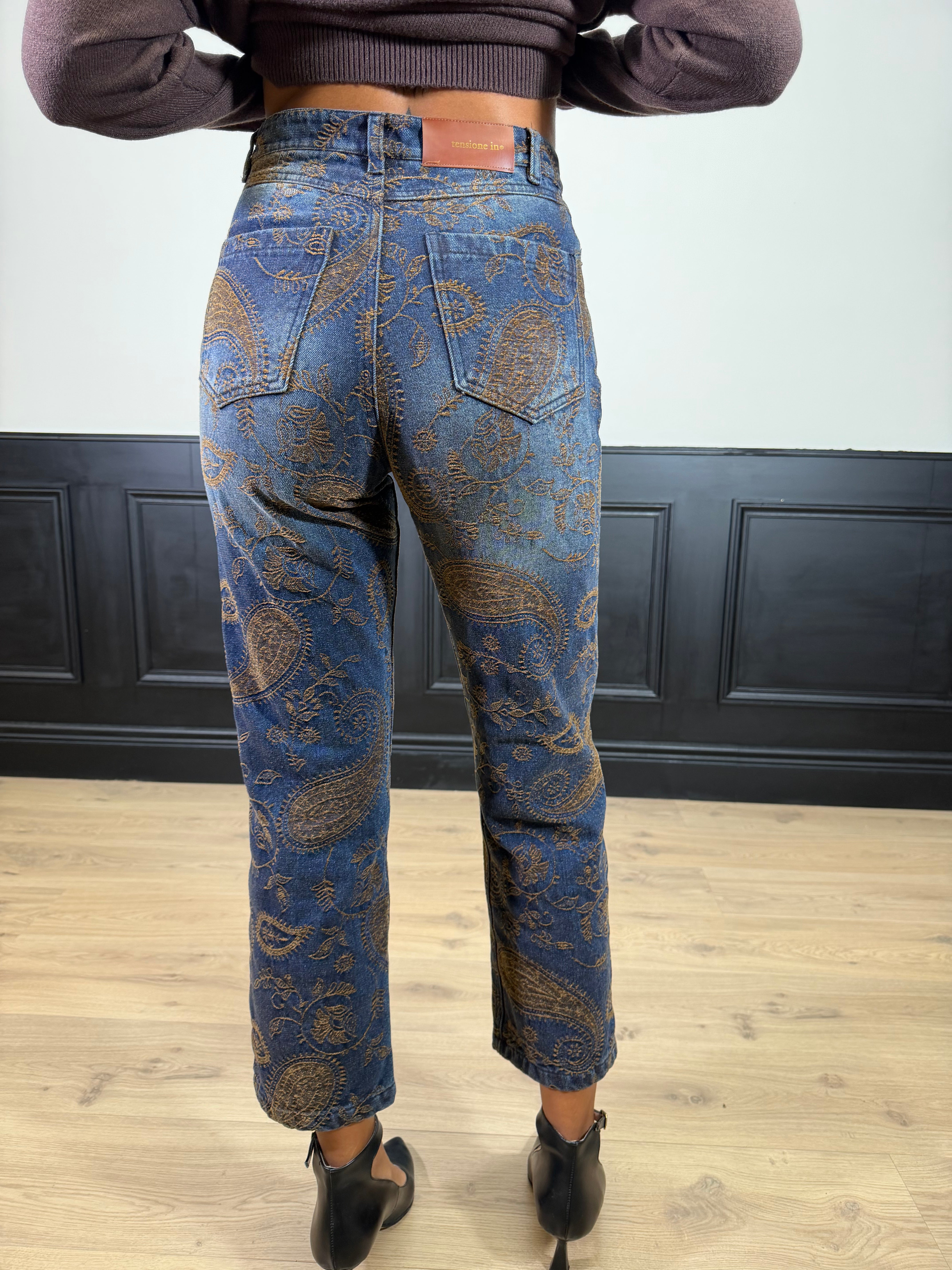 Jeans regular fit con ricami