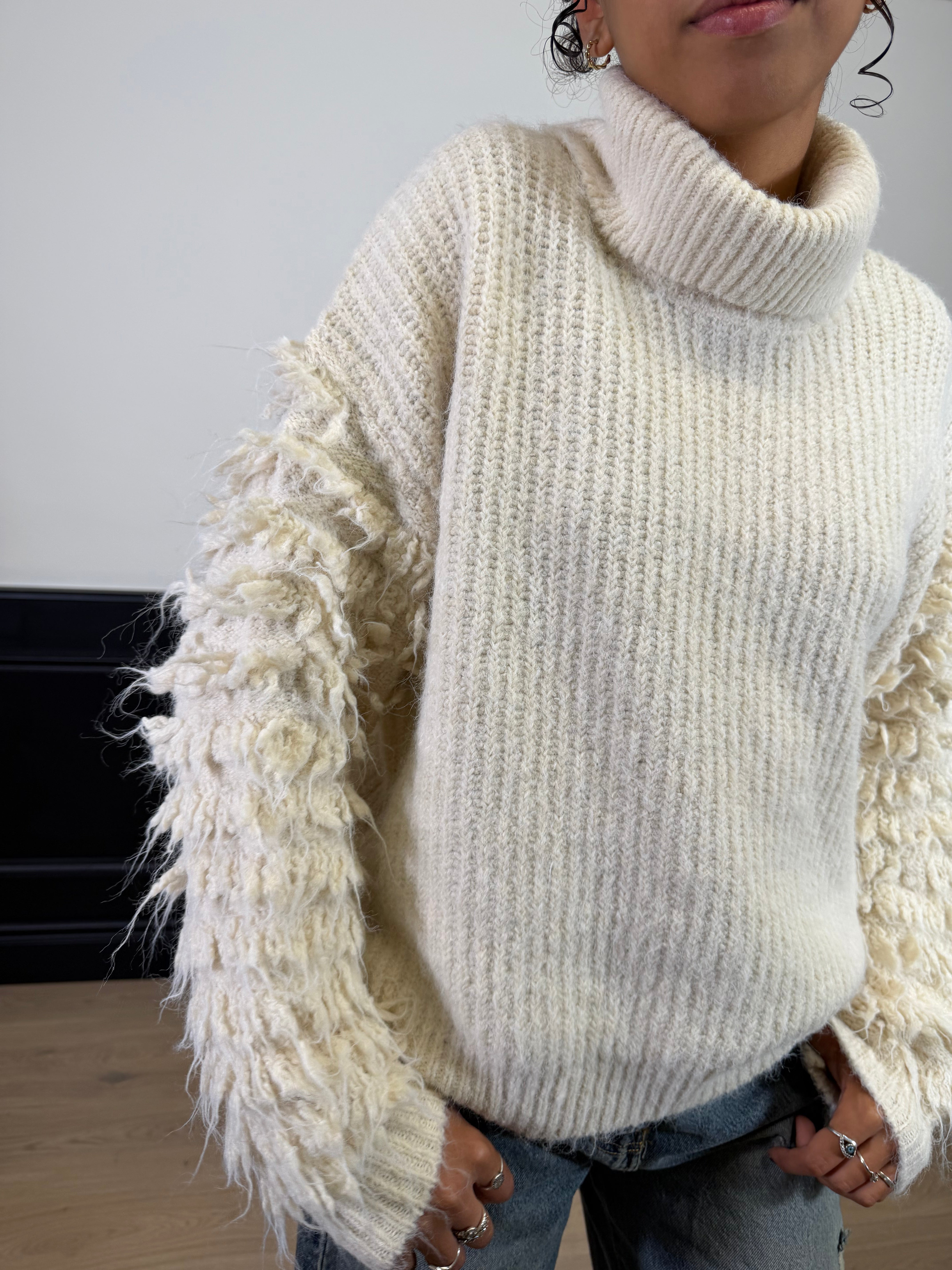 Maglione con maniche ampie