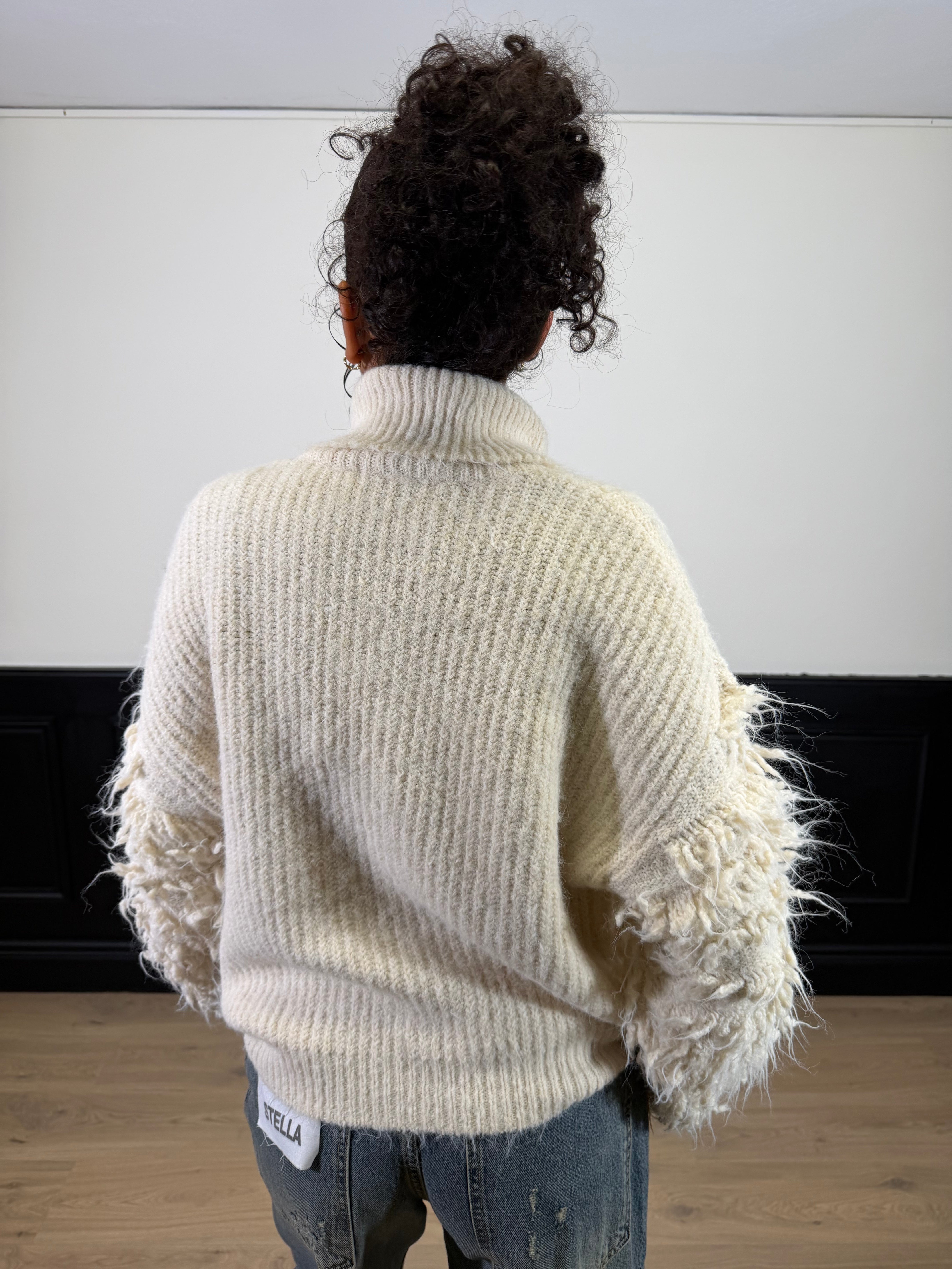 Maglione con maniche ampie