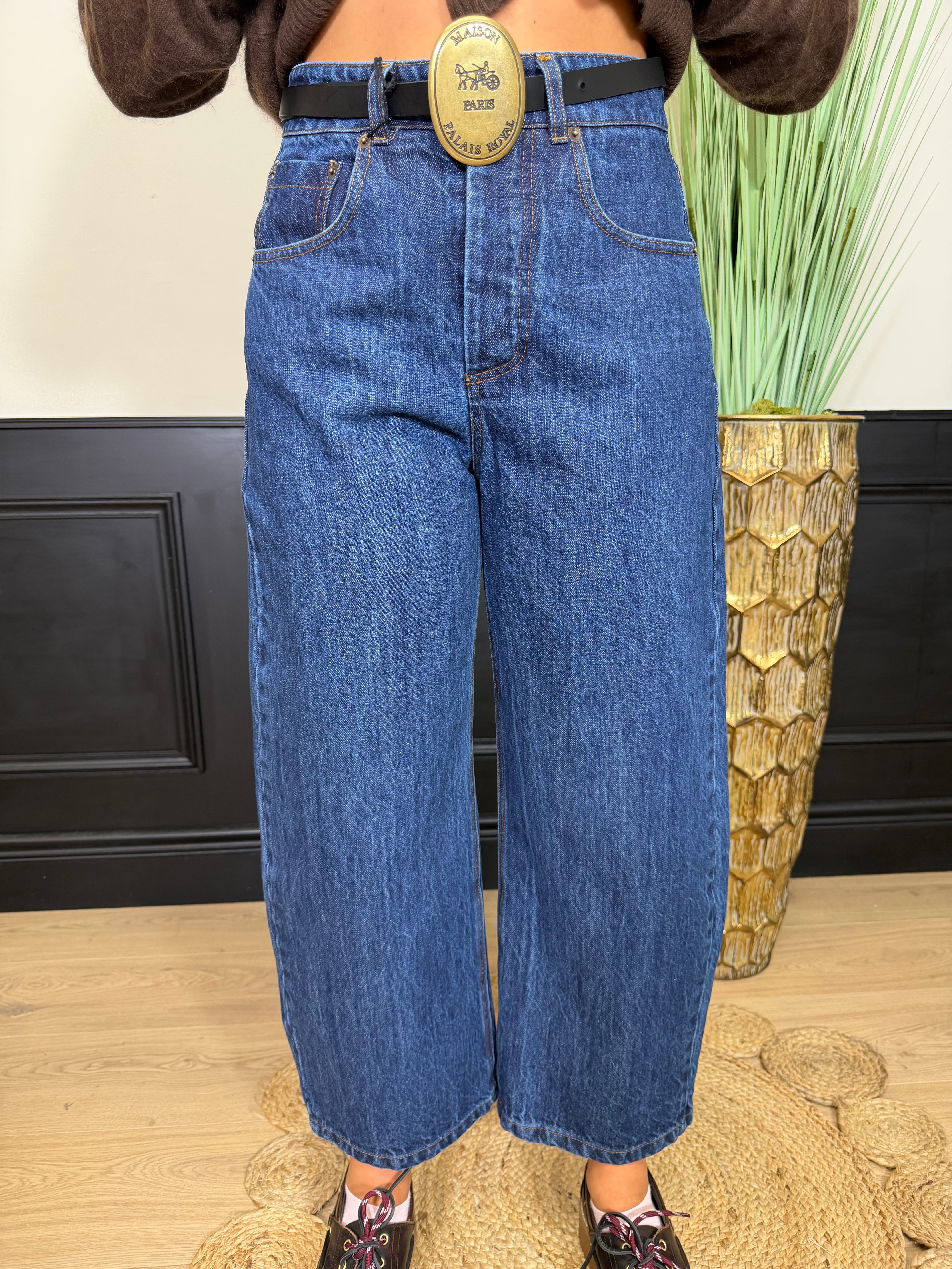 Jeans mom fit con cintura