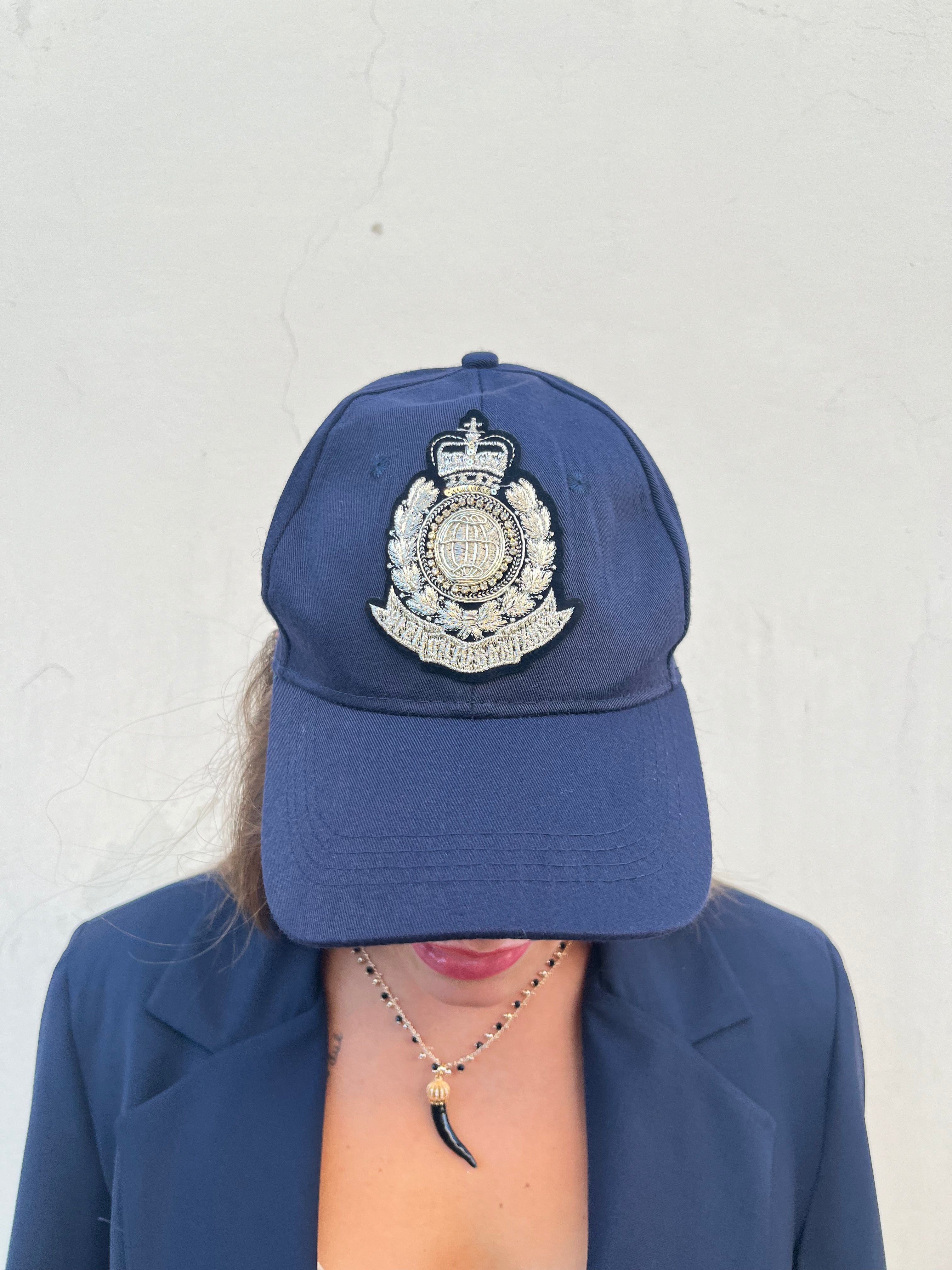 Giacca blu doppiopetto con cappellino
