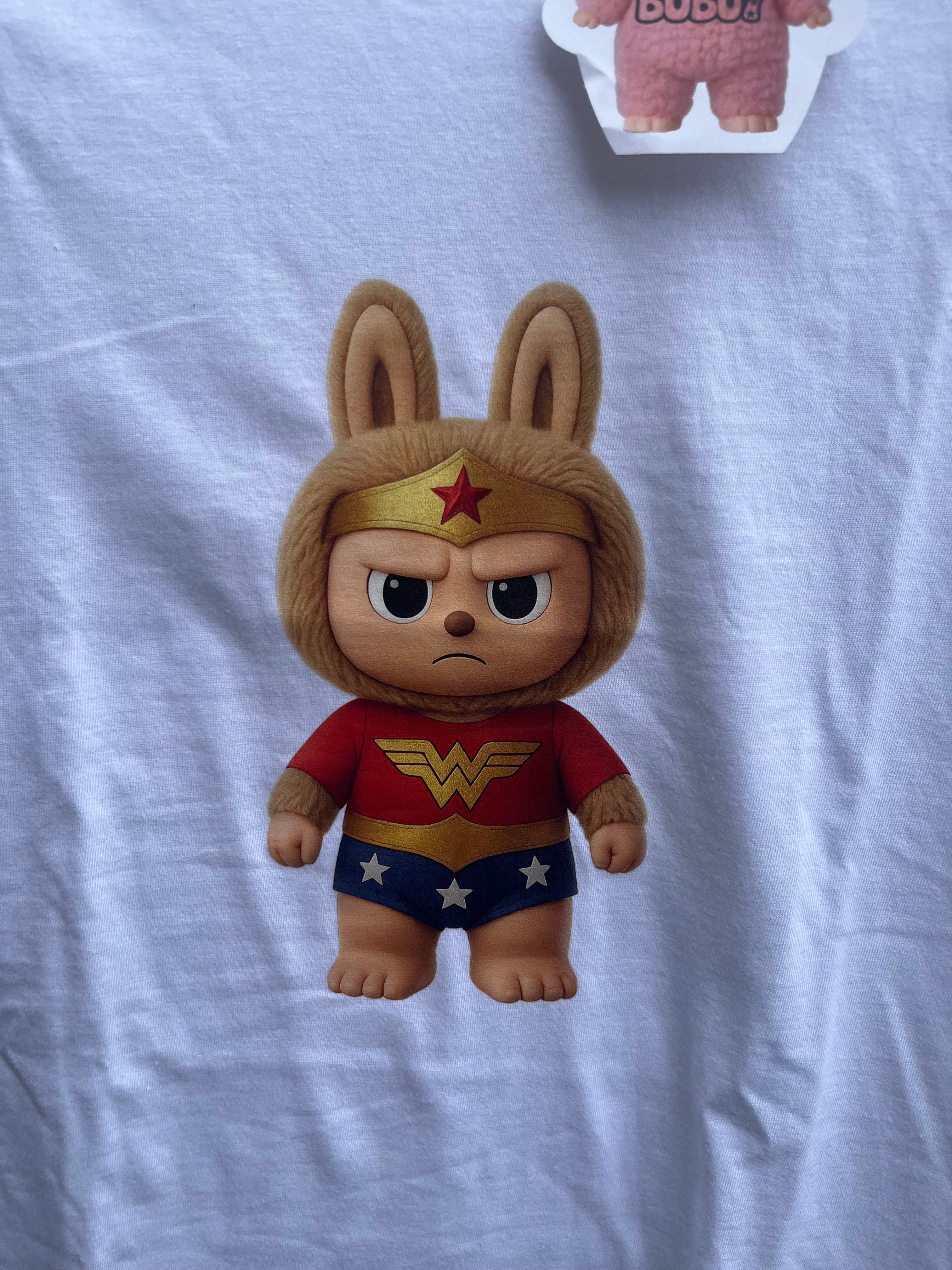 T-shirt labubu Wonder Woman