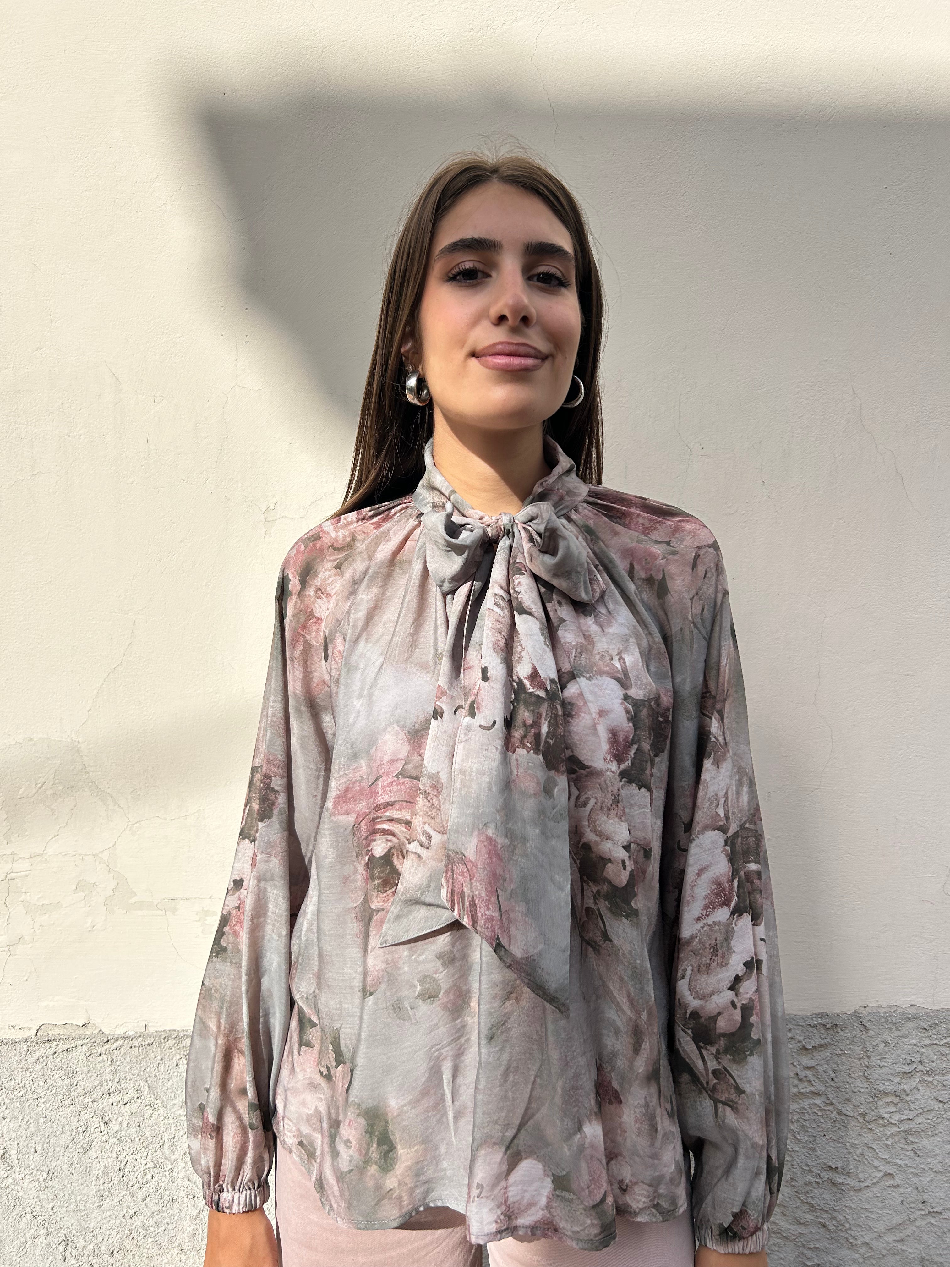 Camicia con fiocco stampa floreale