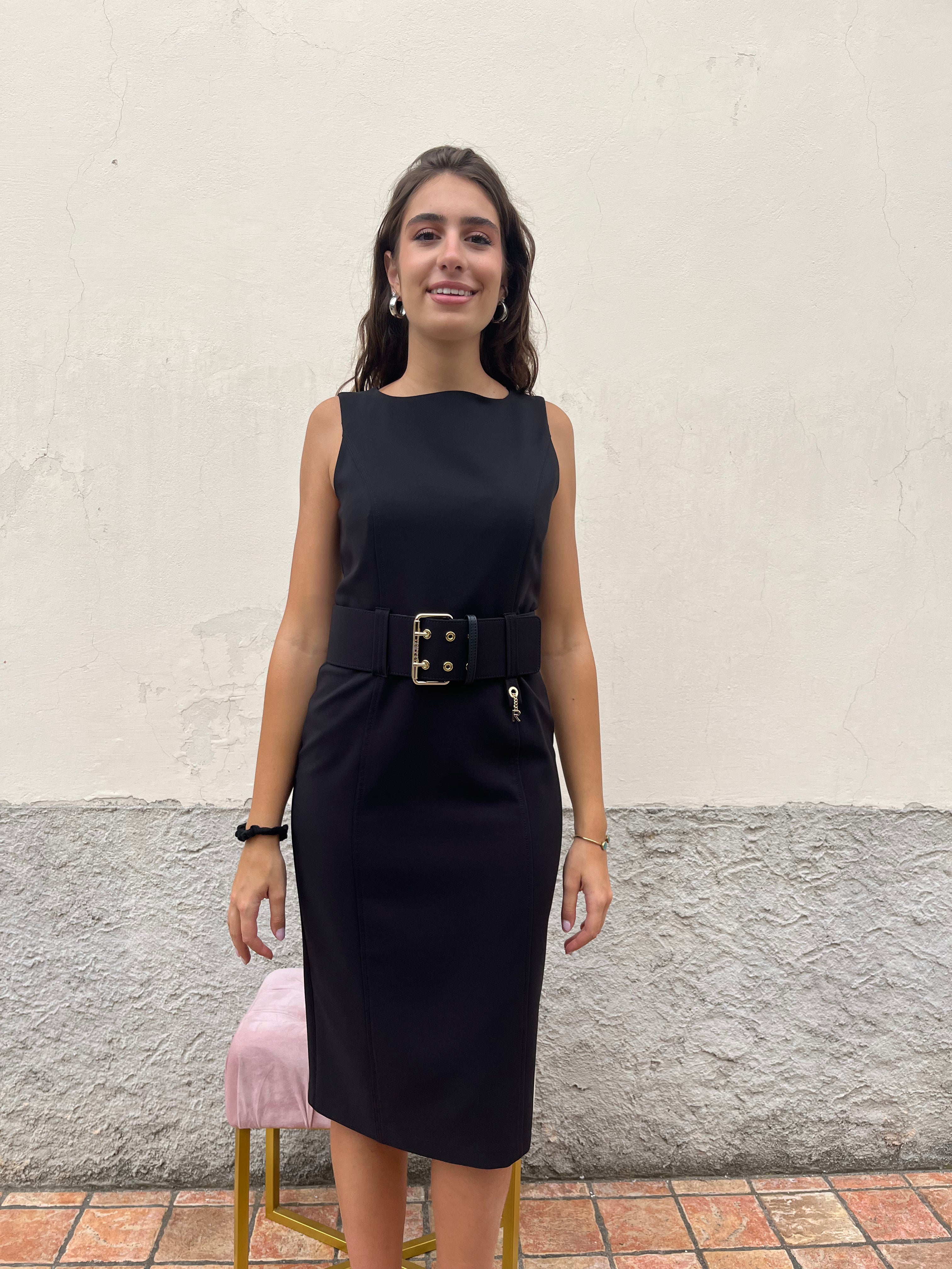 Abito tubino con cinturone