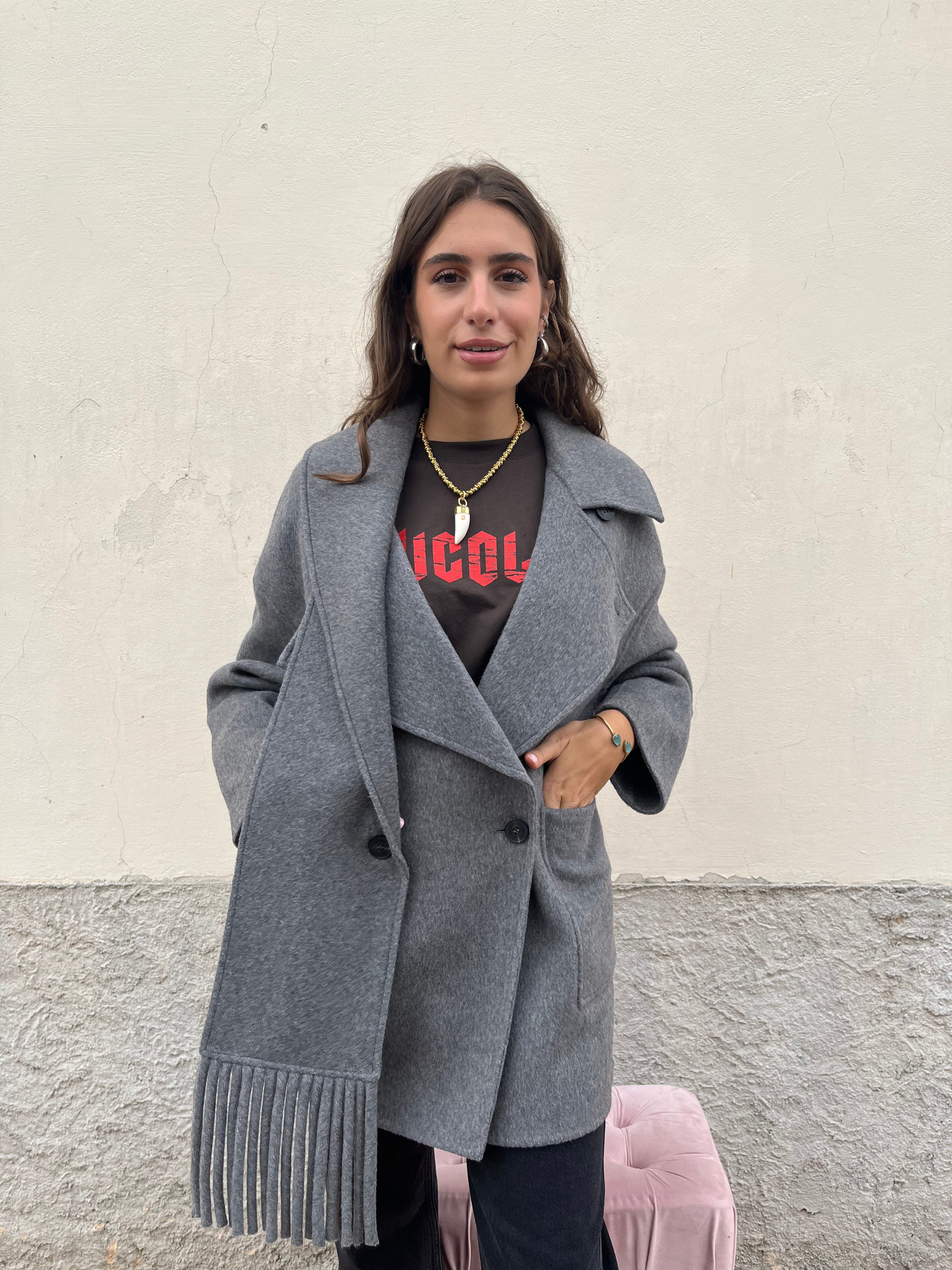 Cappotto con sciarpa frange