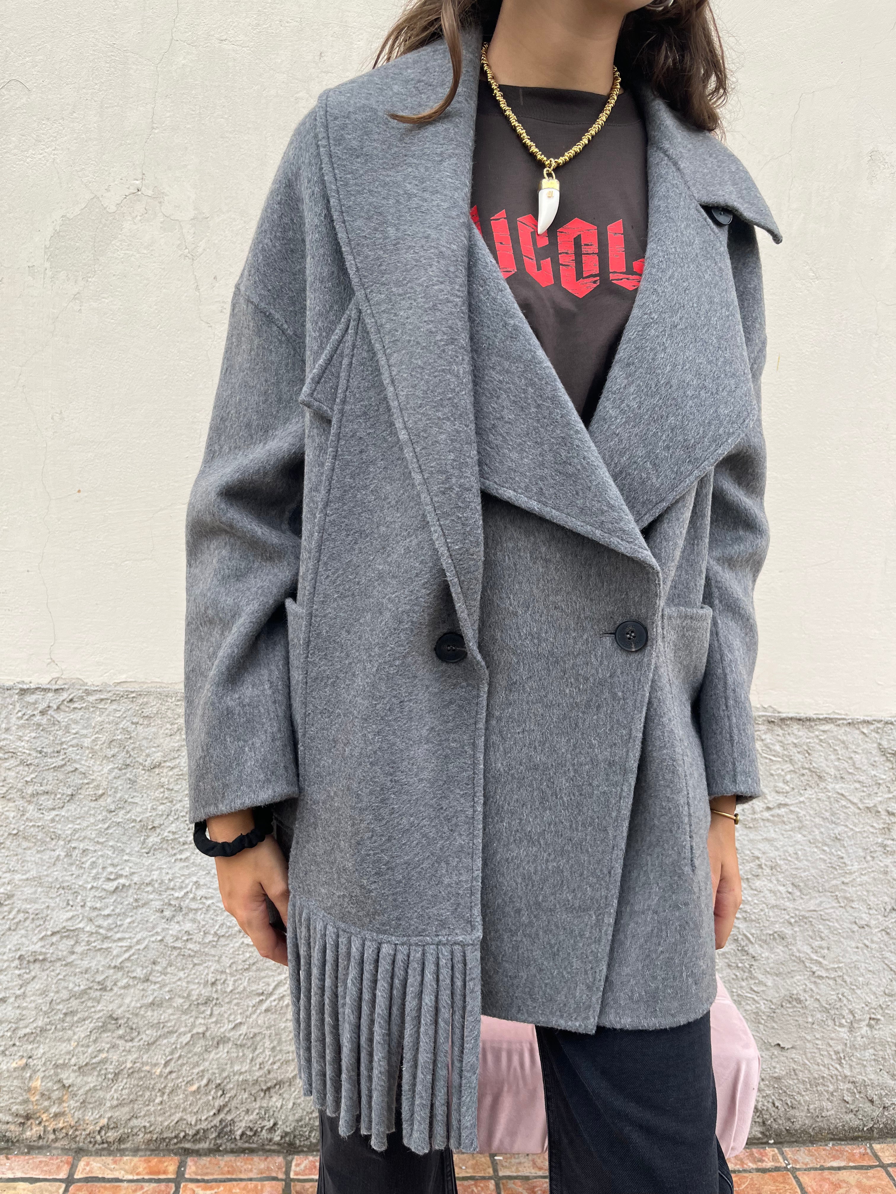 Cappotto con sciarpa frange
