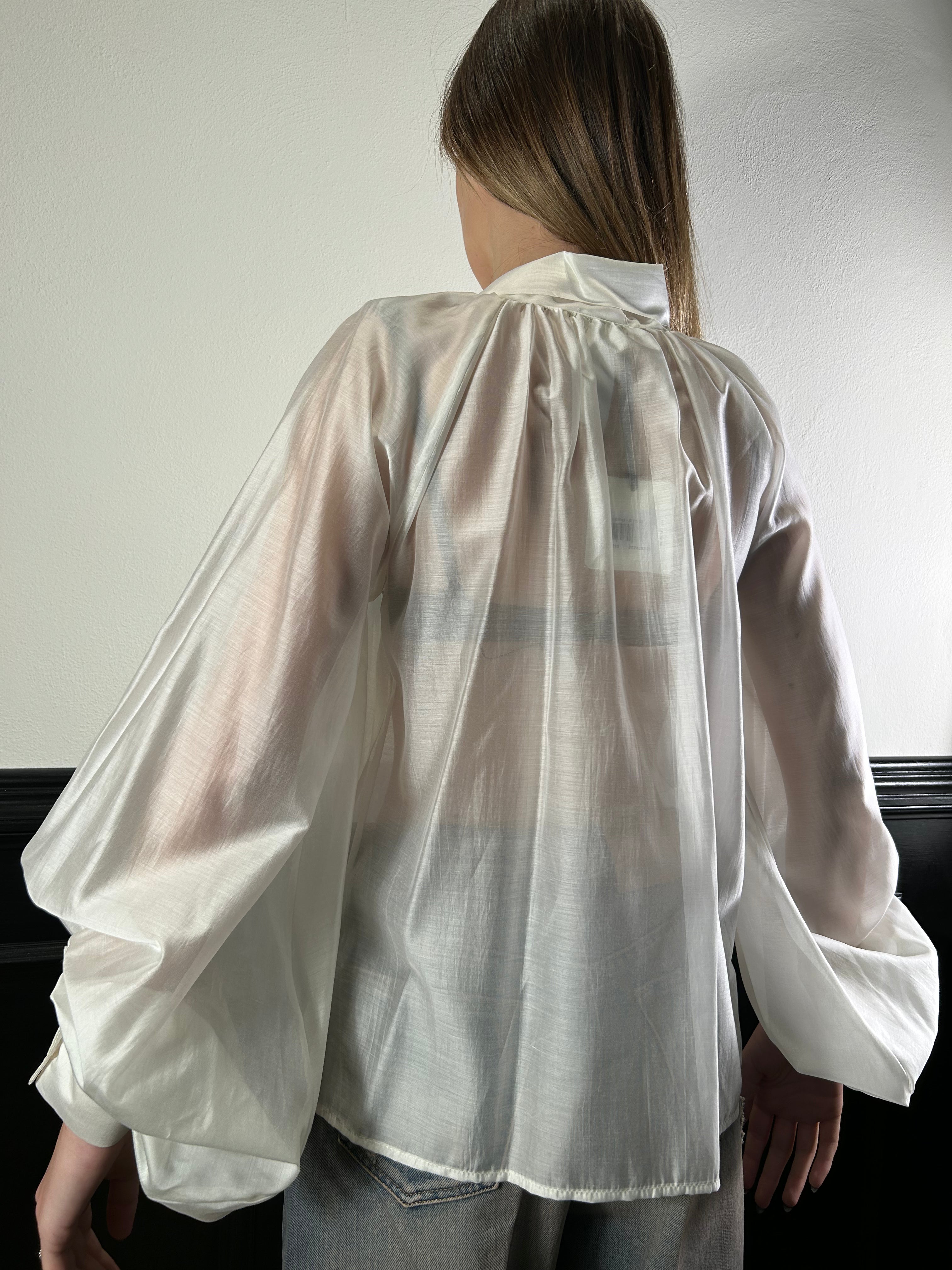 Camicia con fiocco in organza