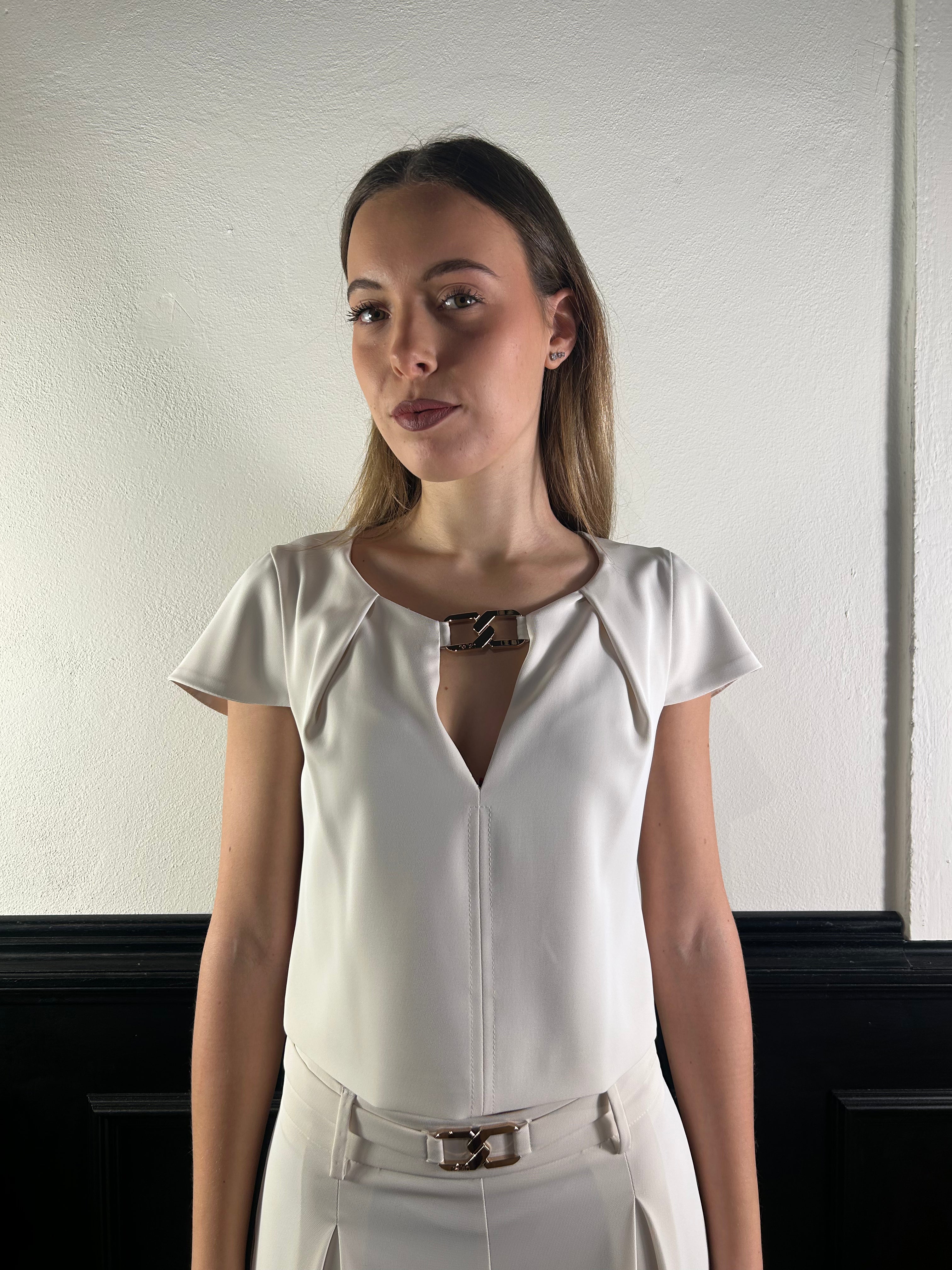 Completo blusa. pantalone palazzo con fibbia oro