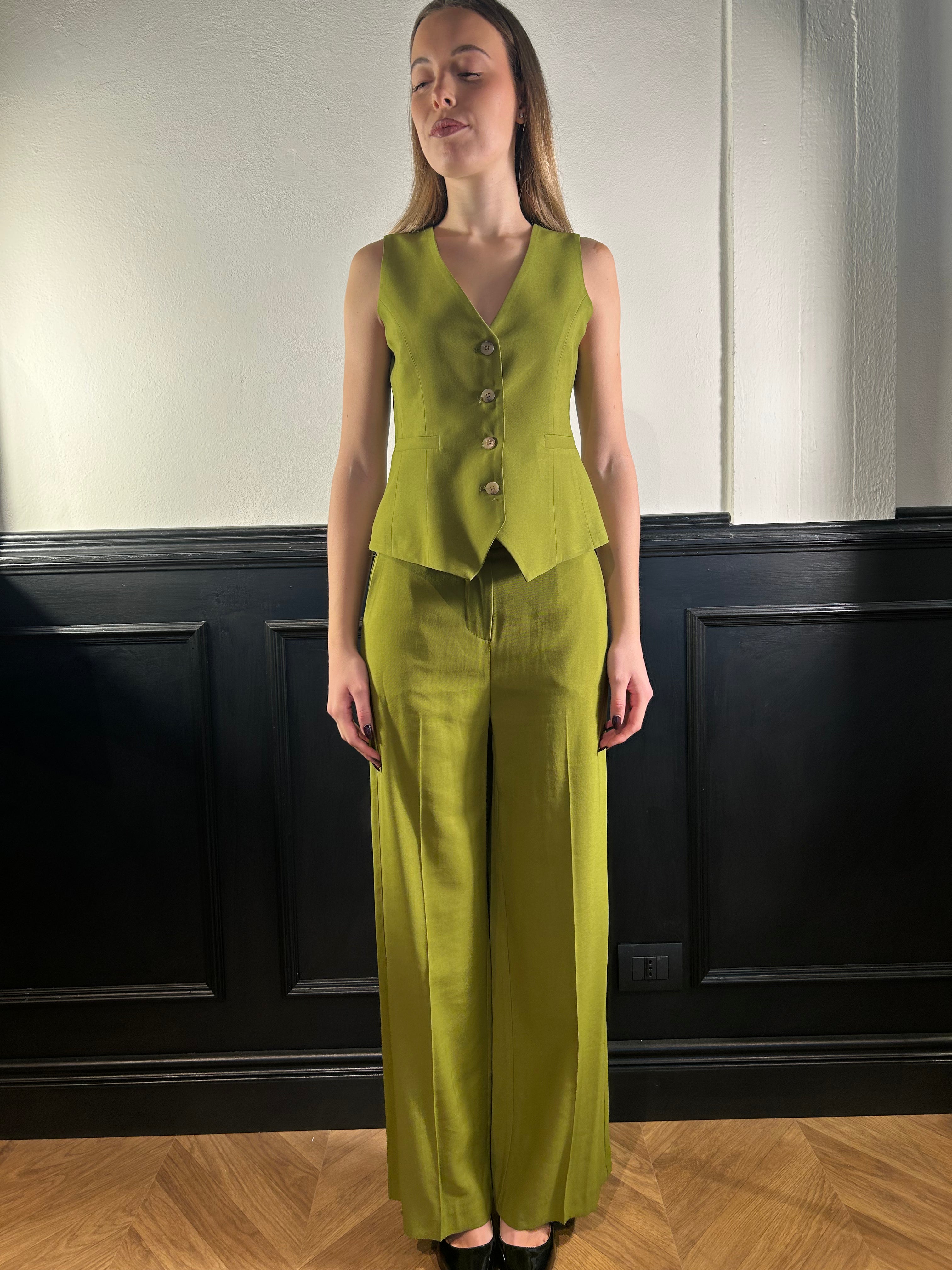 Completo gilet e pantalone verde olio