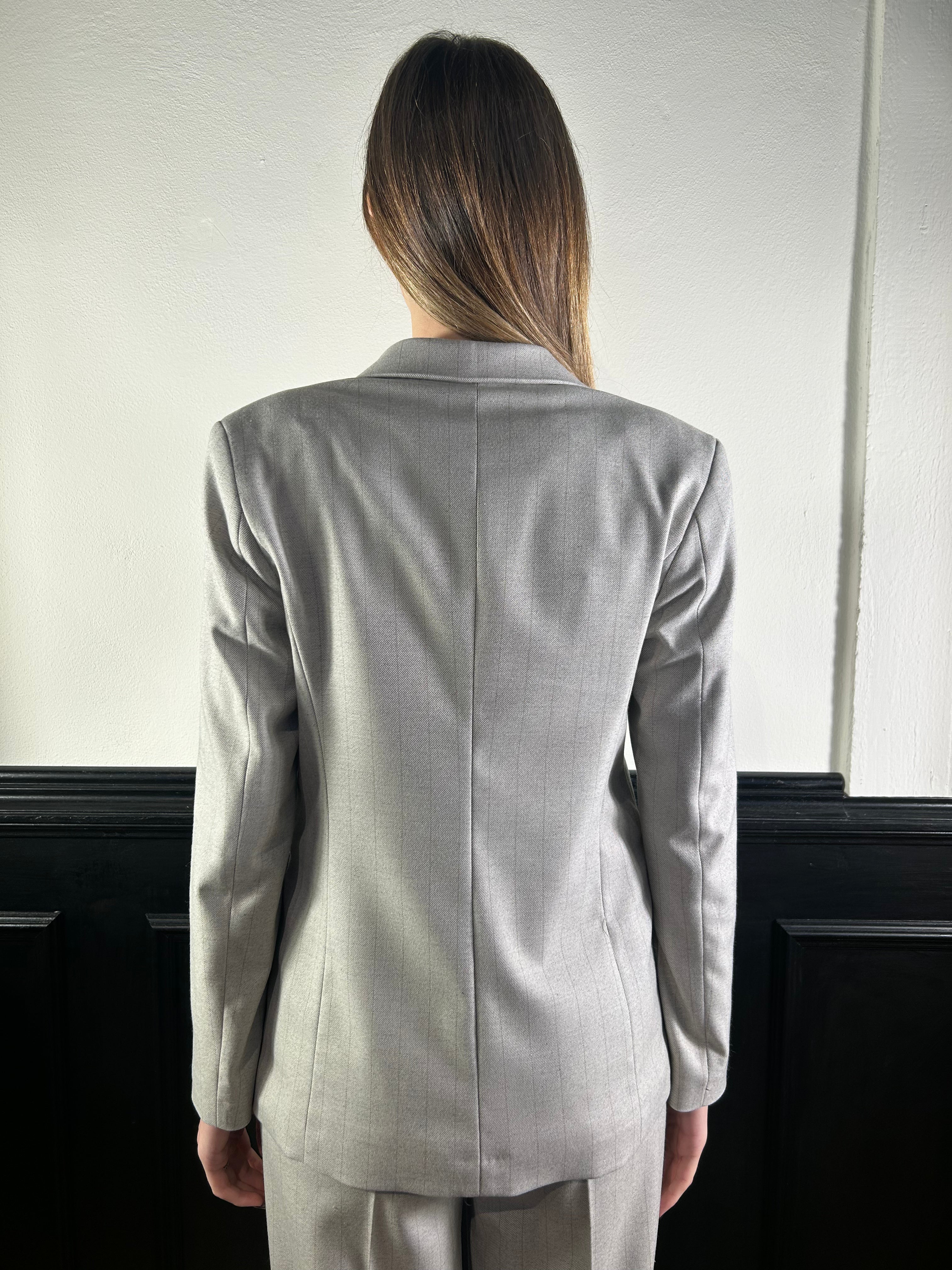 Tailleur grigio gessato
