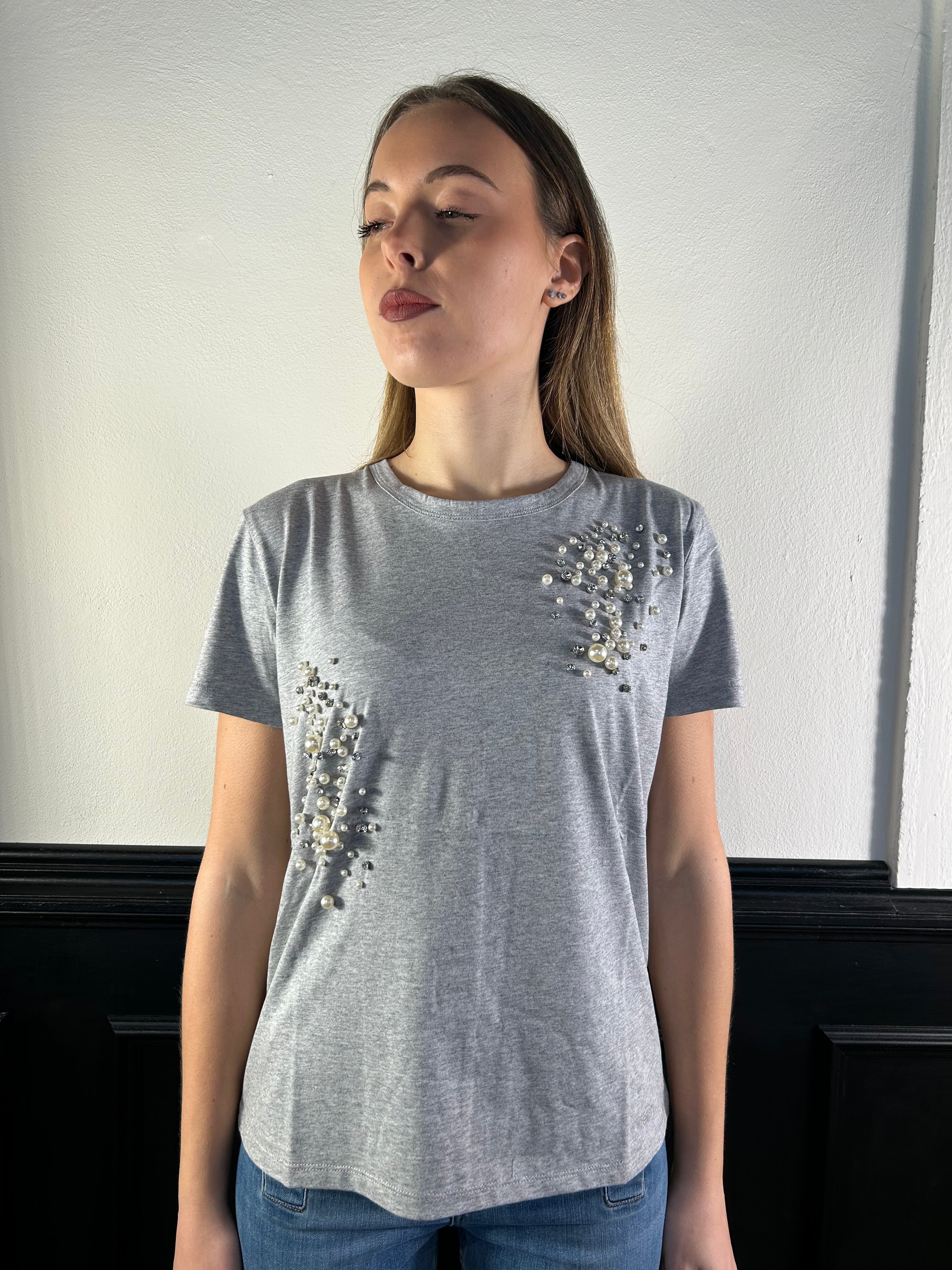 T-shirt Angelyna con applicazioni e fiocco sul retro