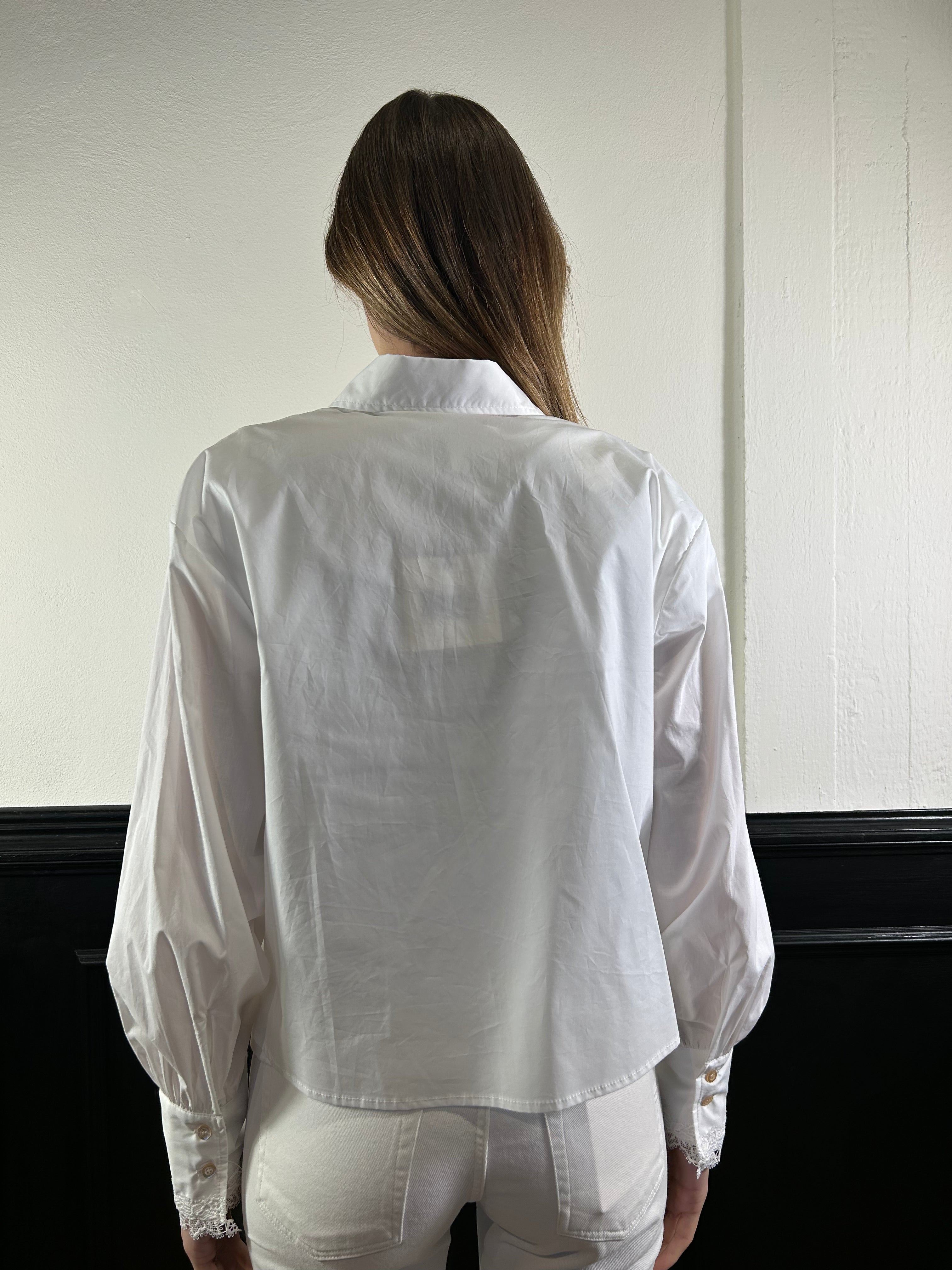 Camicia con dettaglio pizzo