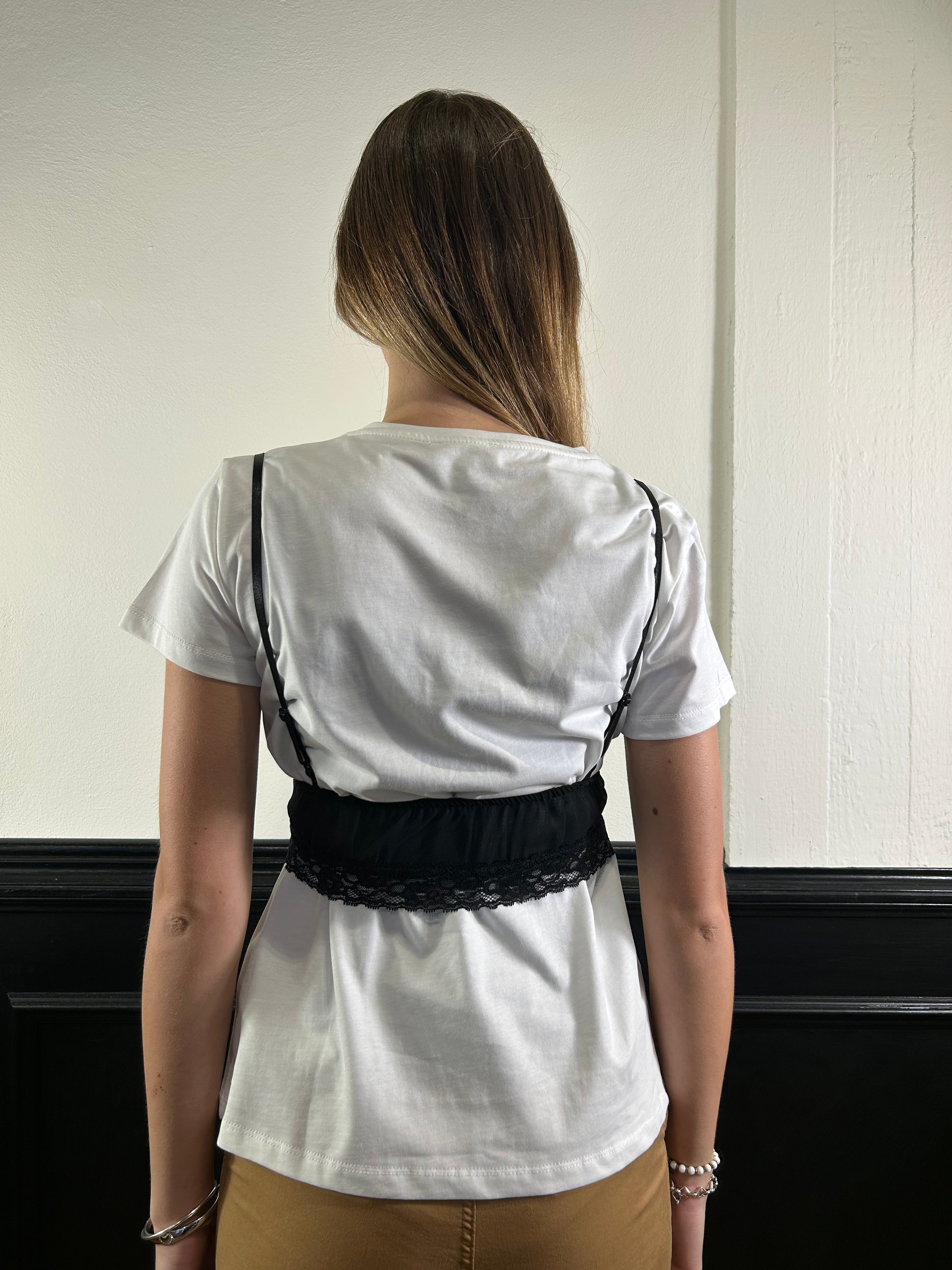 T-shirt con scritta e top