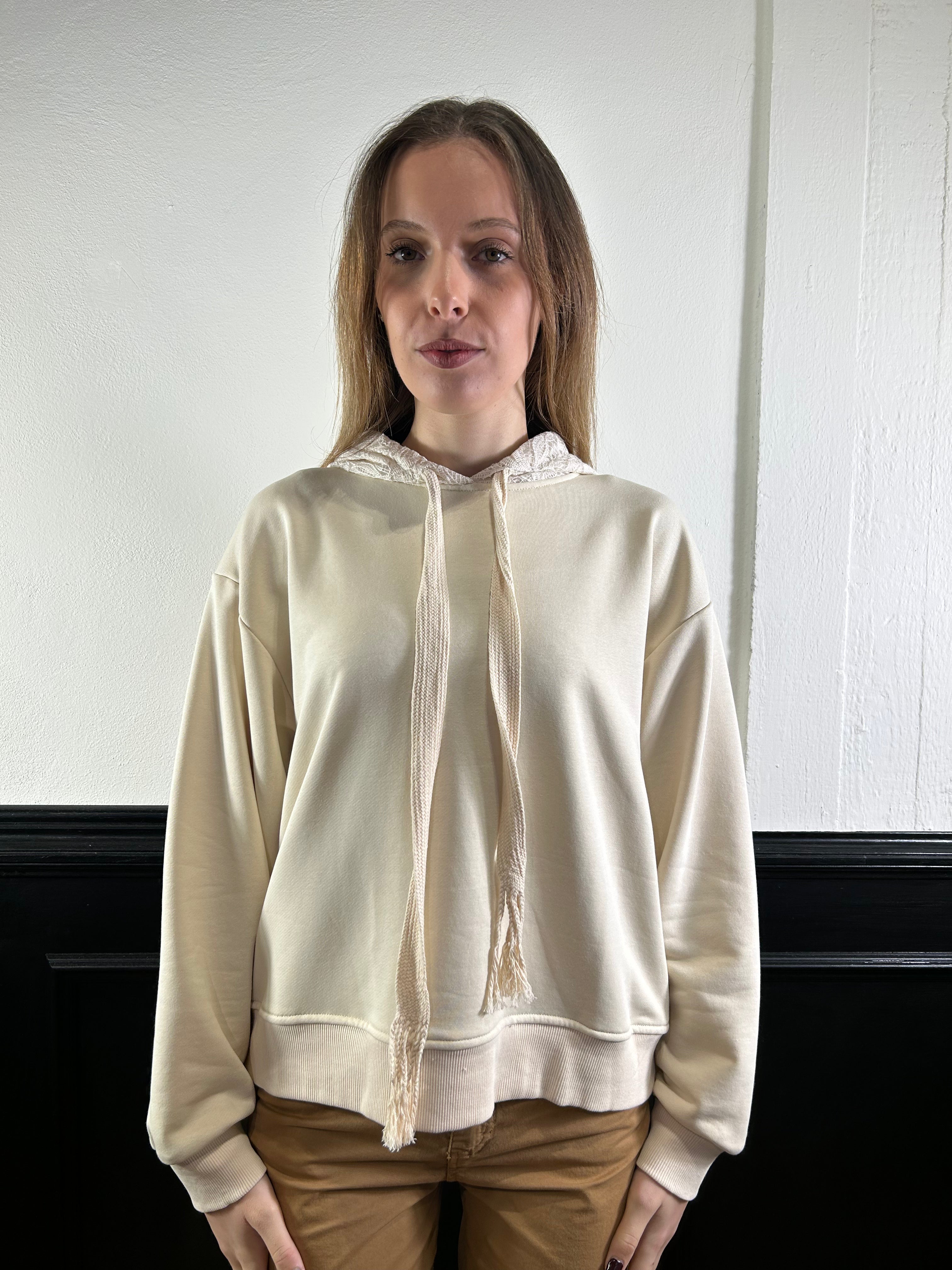 Felpa burro con cappuccio in pizzo ricamato