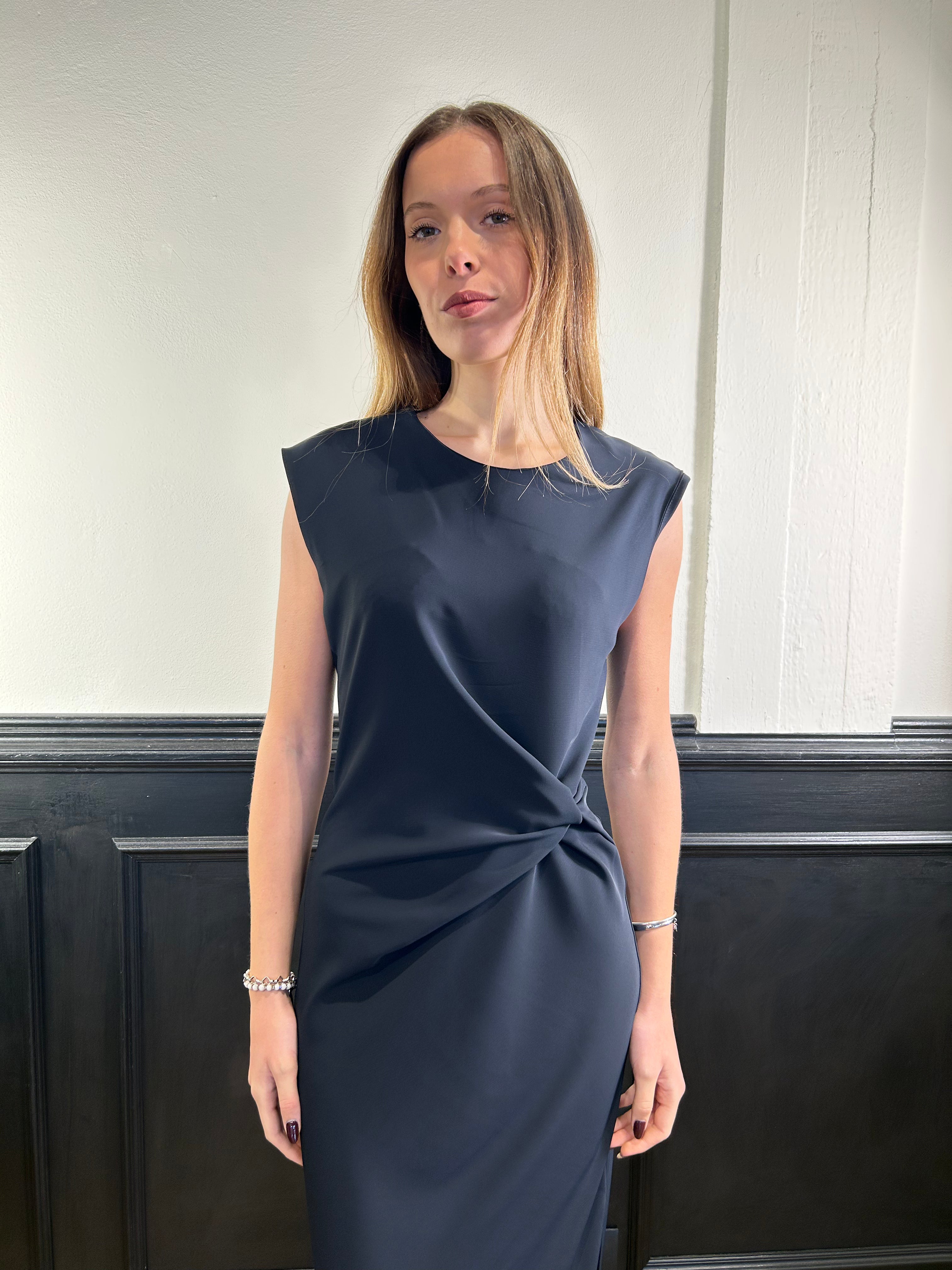 Abito midi dettaglio nodo nero