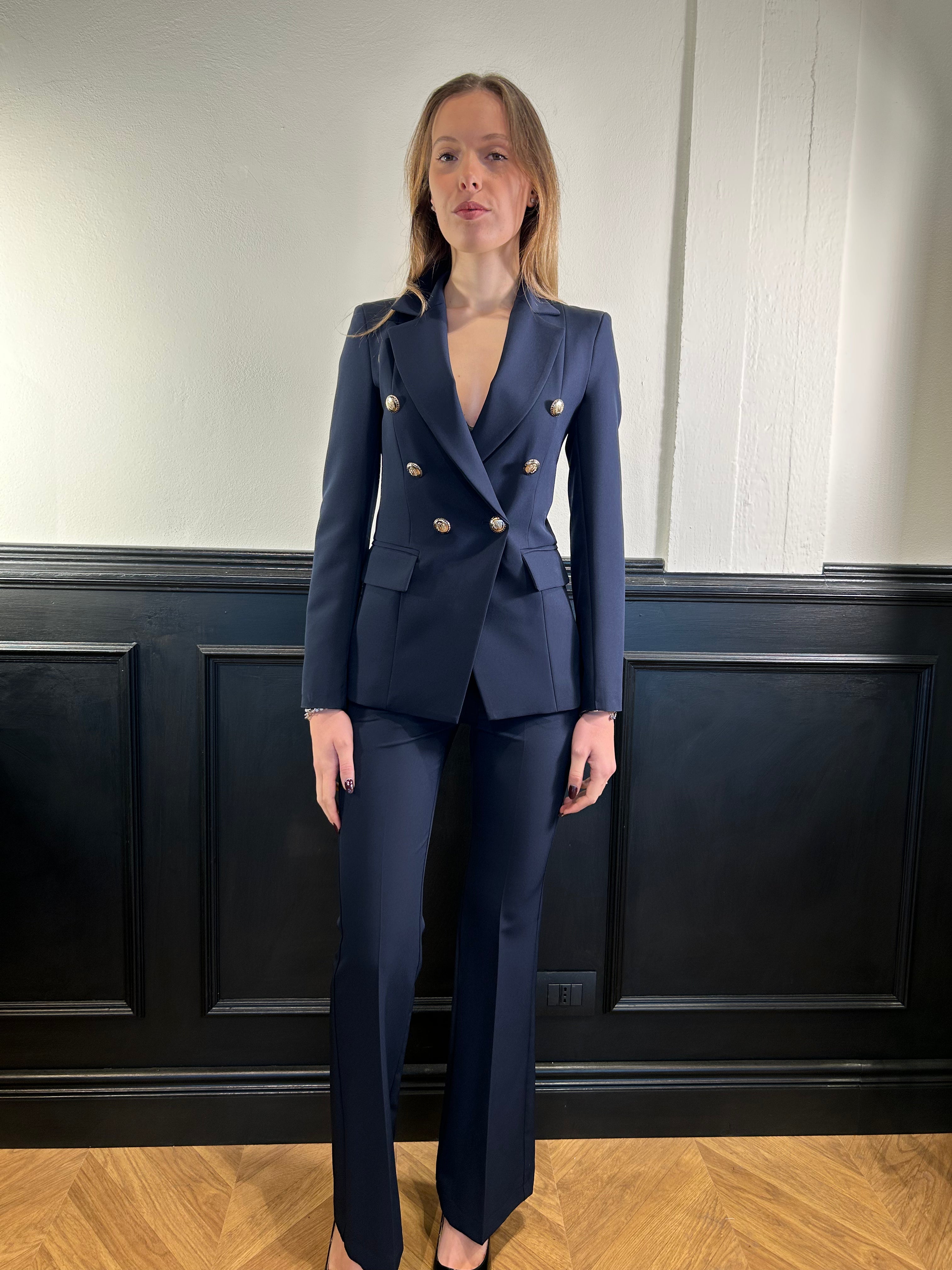 Tailleur giacca doppiopetto e pantalone scampanato blu