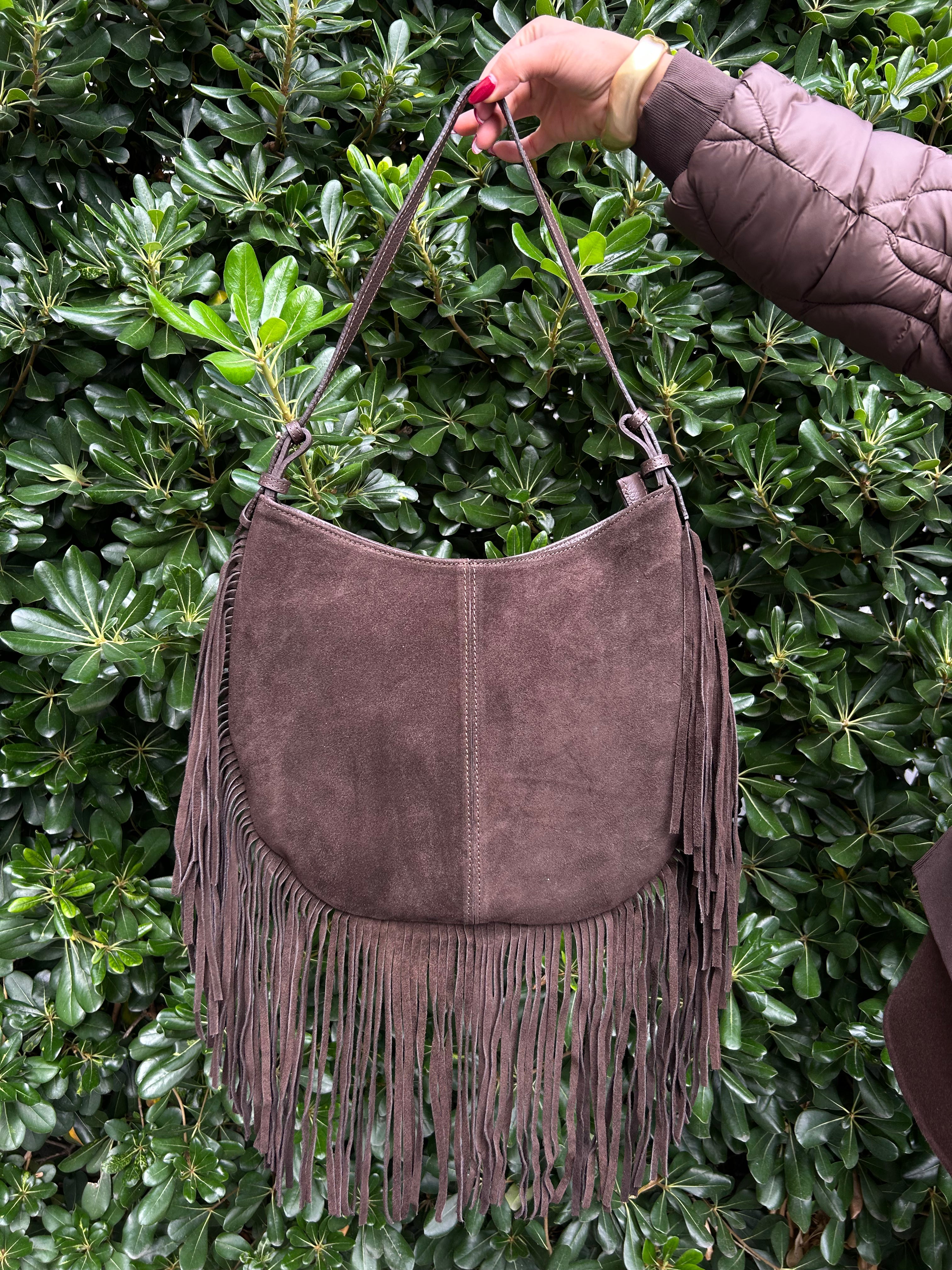 Borsa mezzaluna con frange