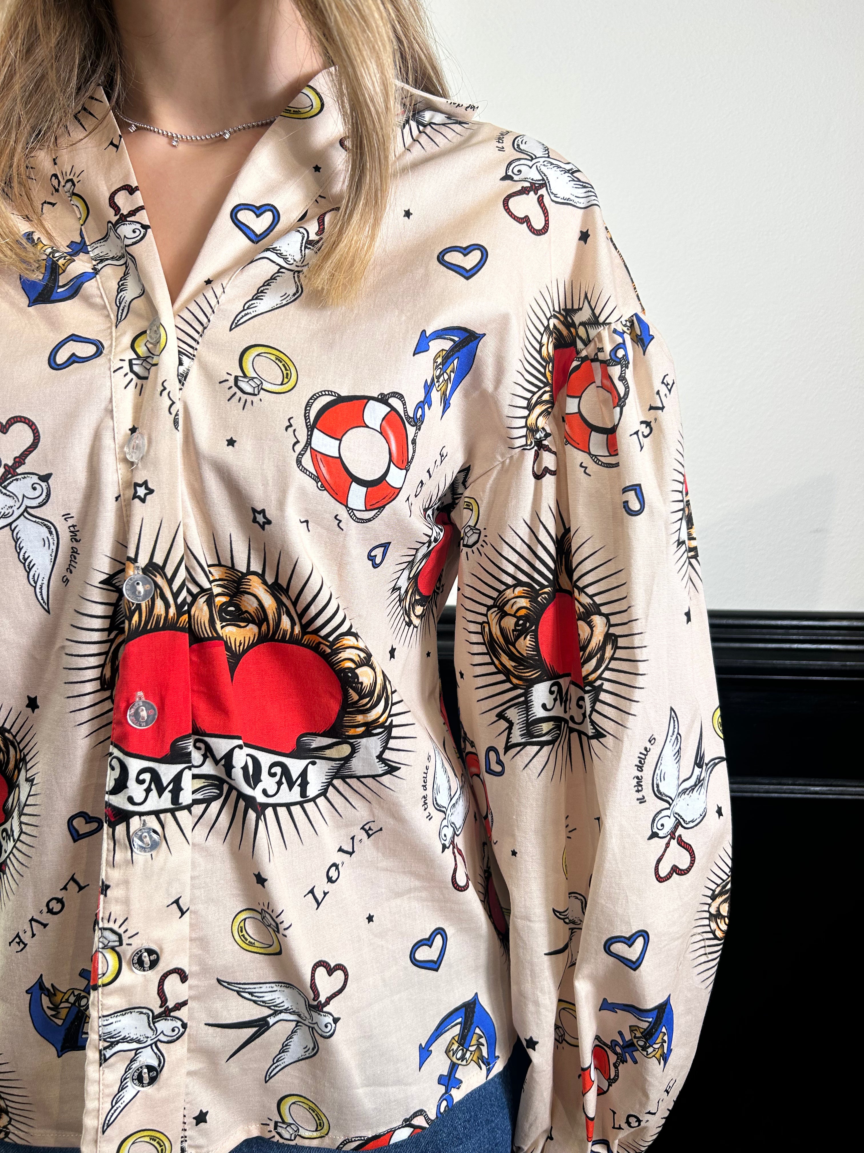 Camicia in cotone stampa tattoo beige