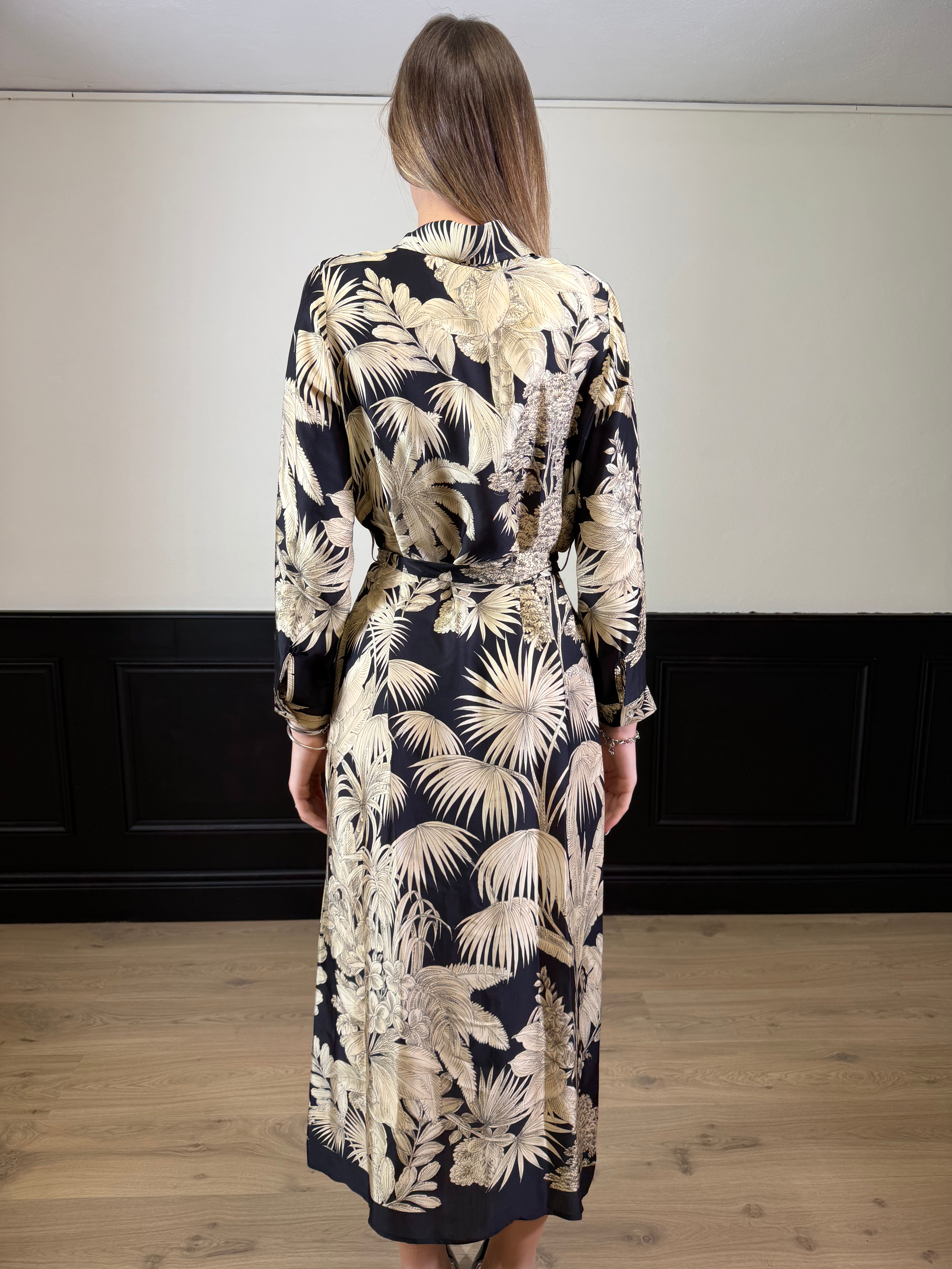 Abito chemisier fantasia foglie bianco e nero