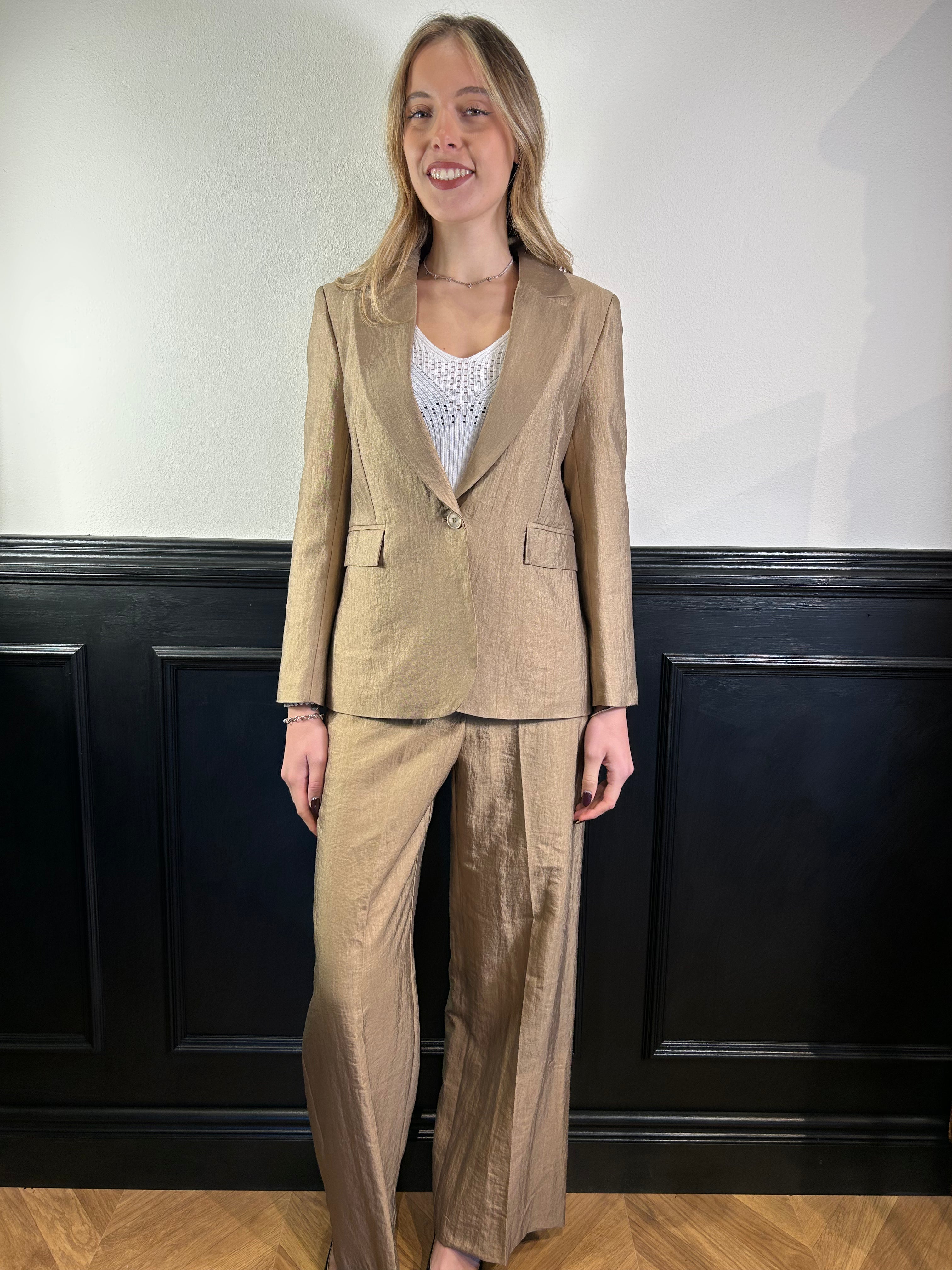 Giacca tabacco in tessuto oro lamè