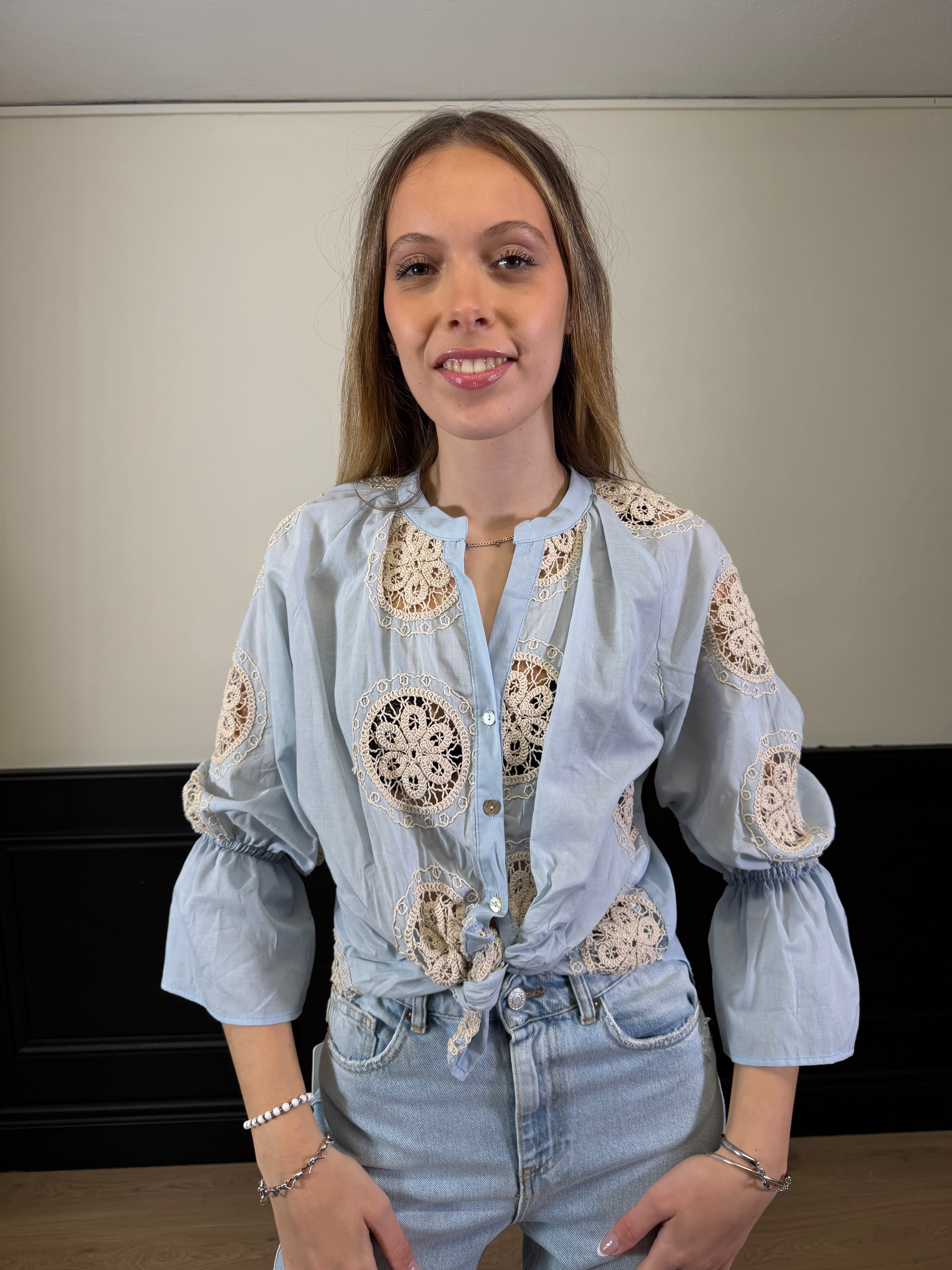 Camicia sangallo con nodo