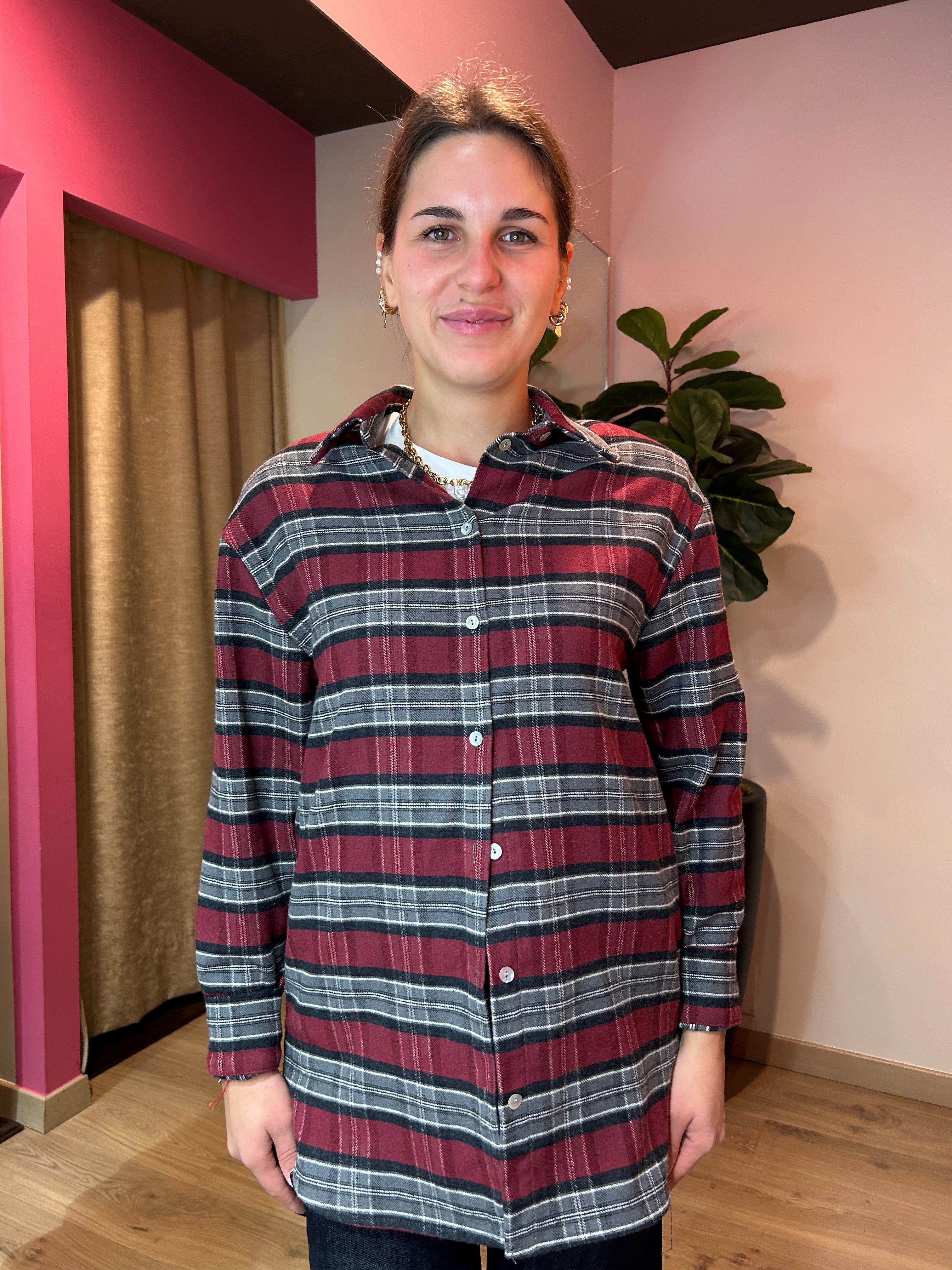 Camicia check bordeaux con spallina imbottita