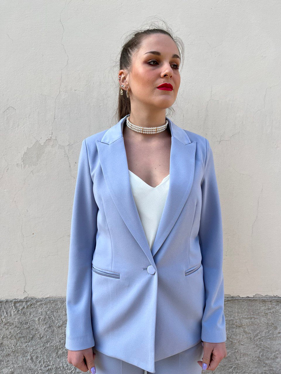 Tailleur giacca blazer e pantalone dritto dettaglio raso