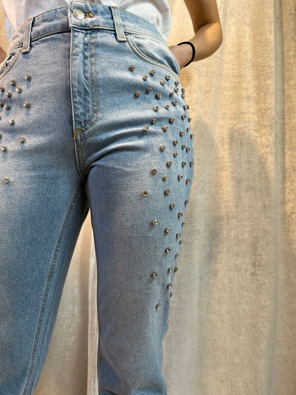 Jeans con dettagli strass